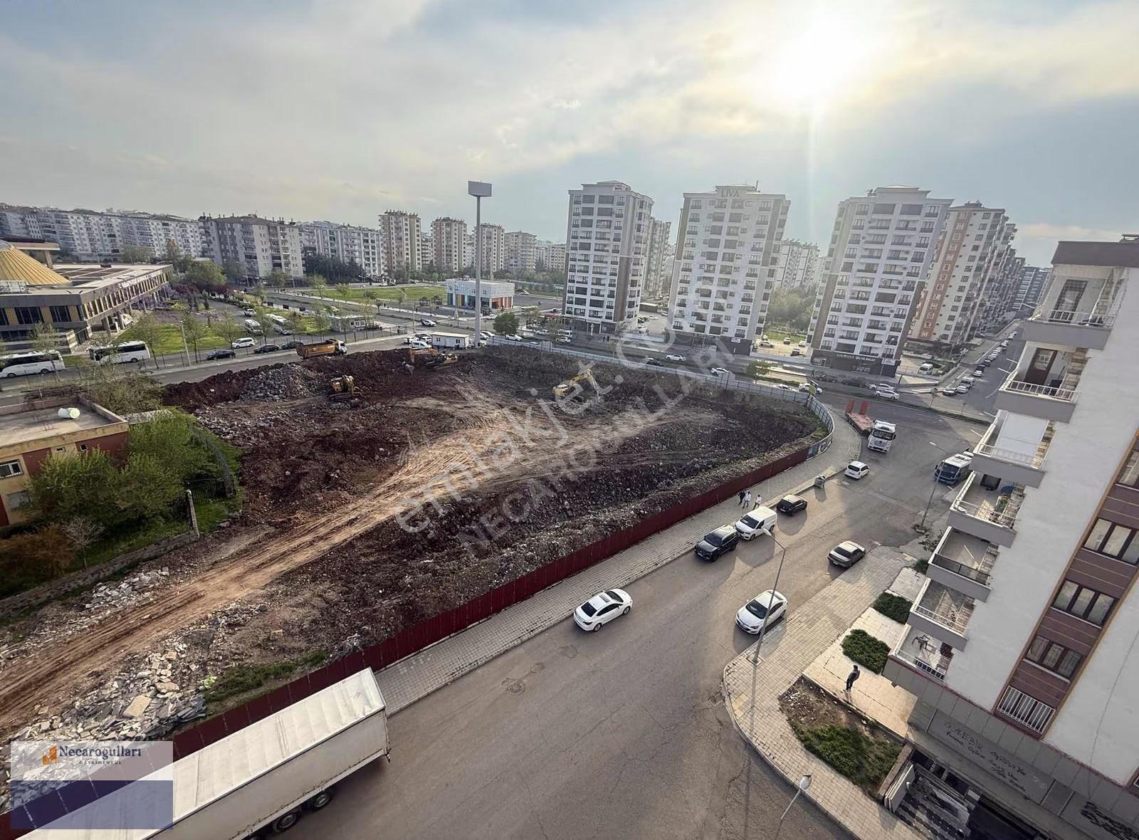 Necaroğullarından Acil Kayapınar Belediye Yani Fırsat 3+1 Daire - Görsel 2