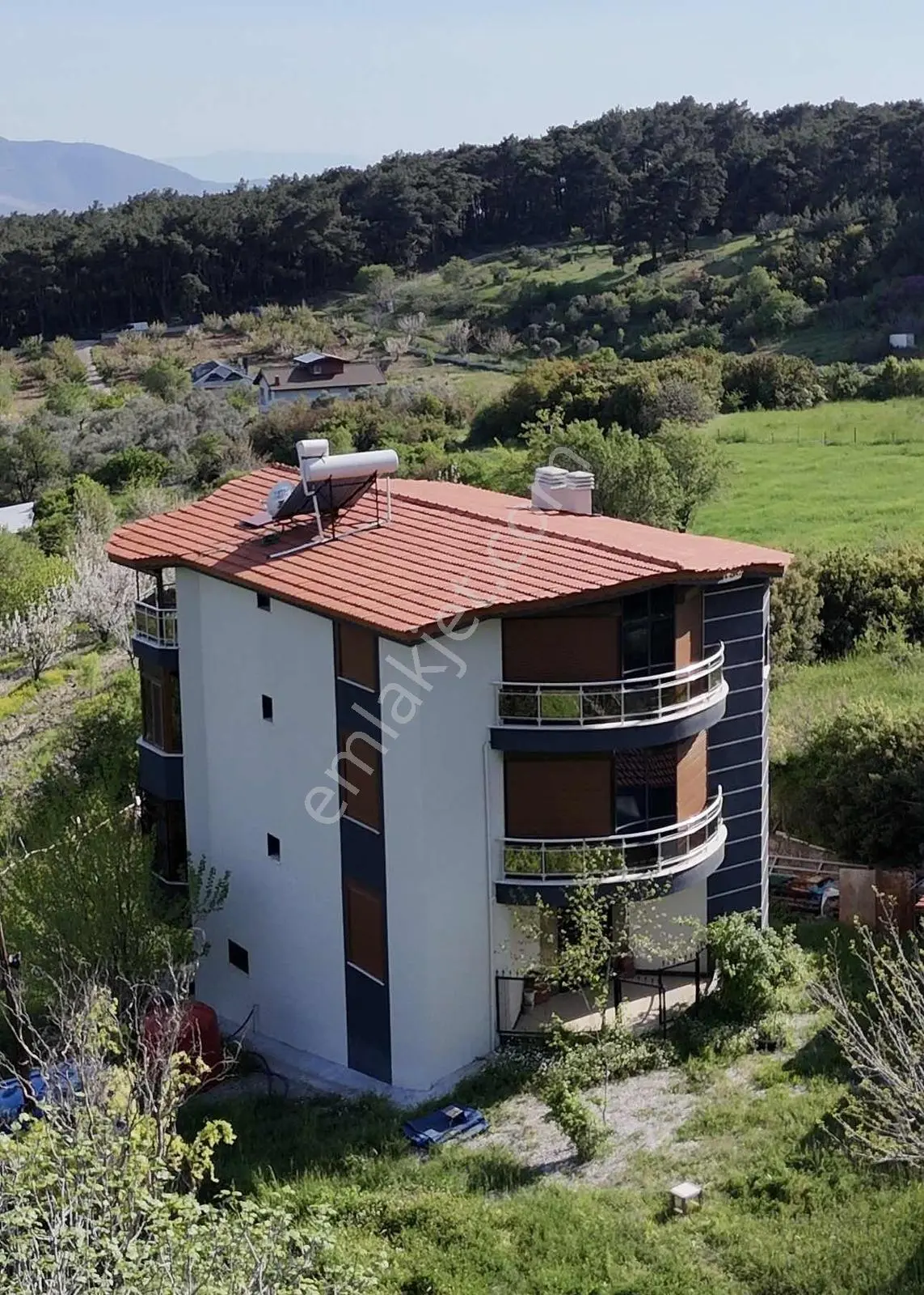 Doğa Dostu'ndan Yakaköy 3159m2 Ve 3 Katlı Özel Villa - Görsel 2