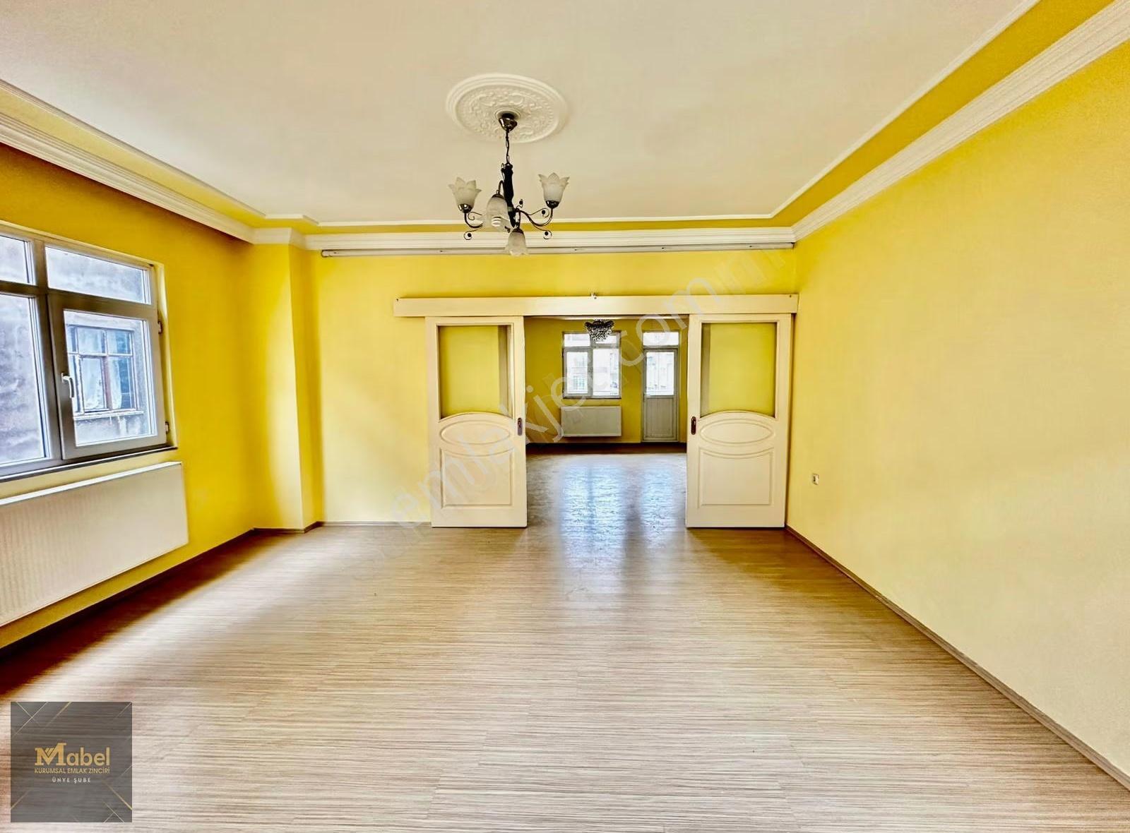 Çarşı Merkezinde Özel Bakımlı Masrafsız Asansörlü 140 M2 3+1 - Görsel 6