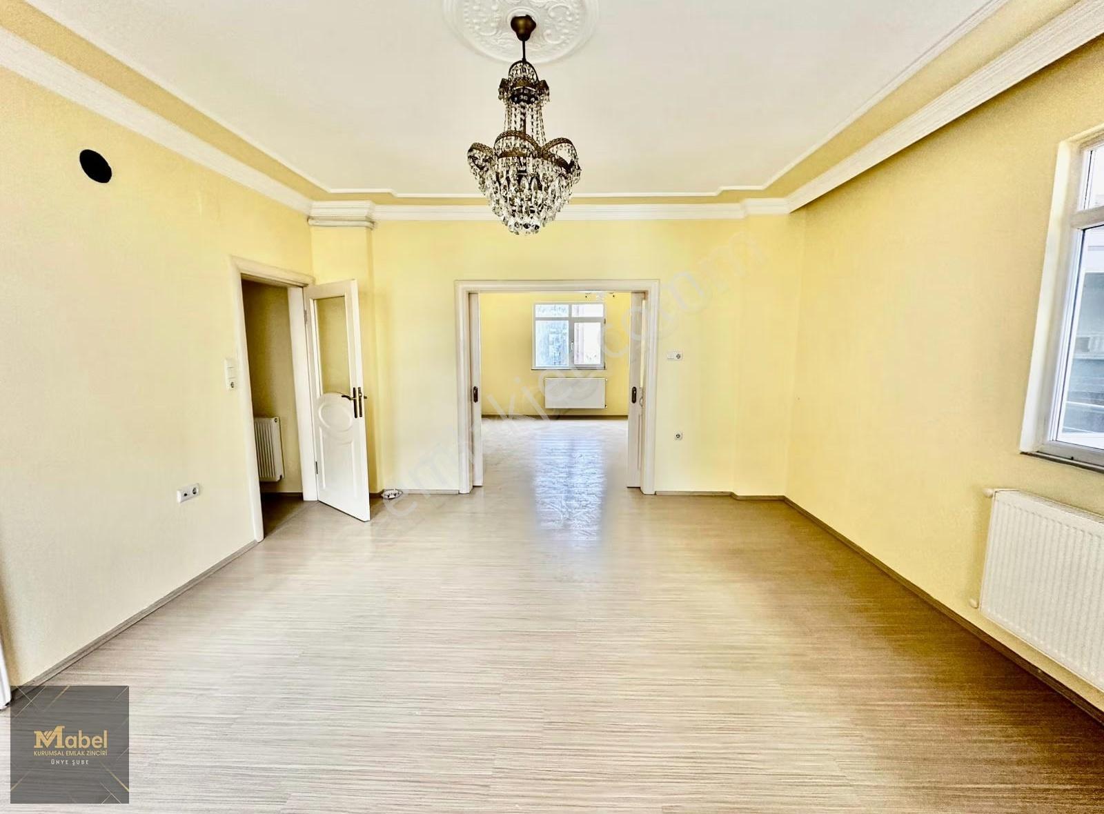 Çarşı Merkezinde Özel Bakımlı Masrafsız Asansörlü 140 M2 3+1 - Görsel 7