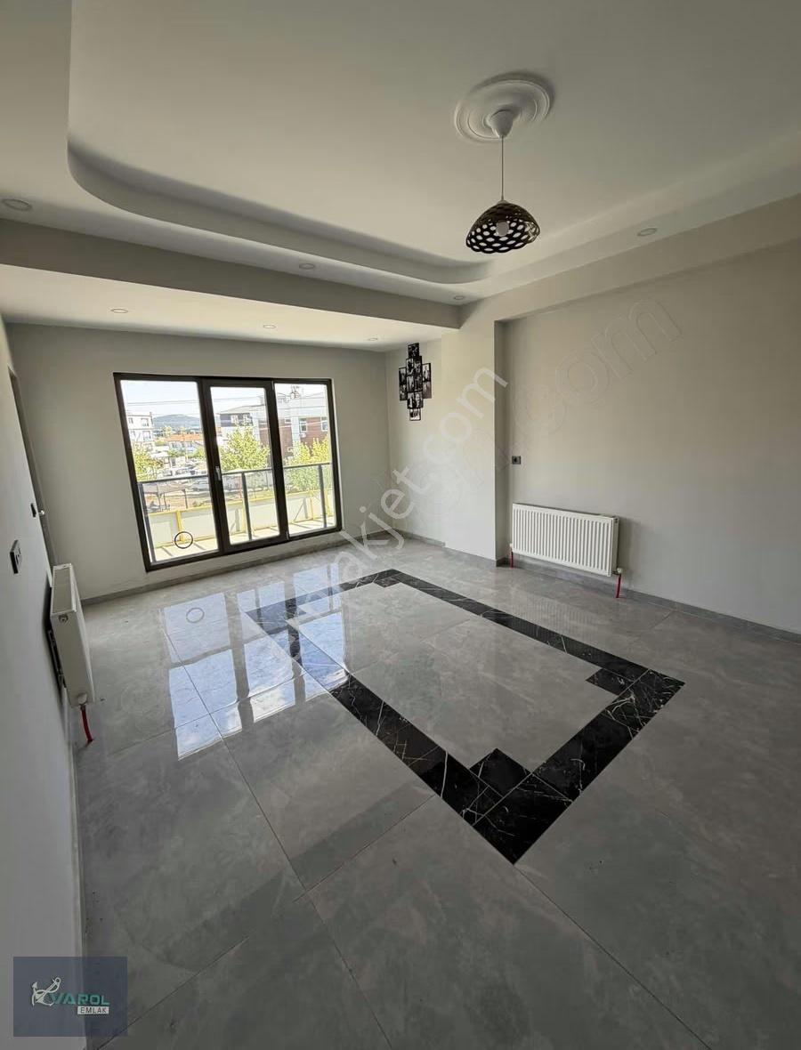 Nezih Bina İçerisinde Kiralık Ofis