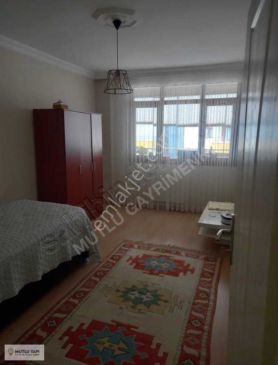 Mutlu Gayrimenkul'den Satılık 3+1 Daire, 145m² - Krediye Uygun - - Görsel 3