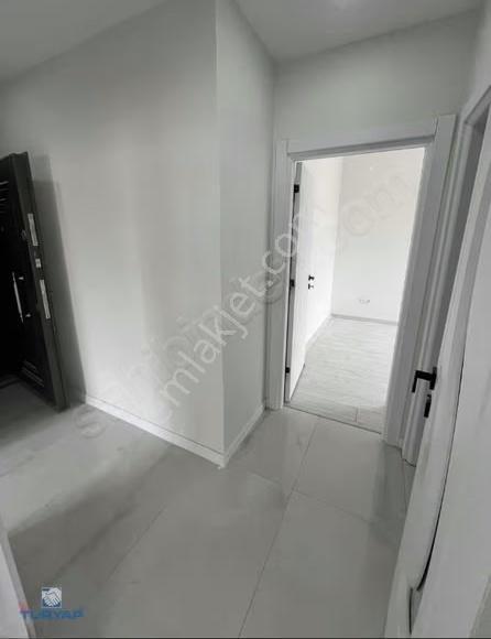Turyap'tan Kozyatağı Minibüs Caddesi'nde Ara Kat Sıfır 2+1 - Görsel 3