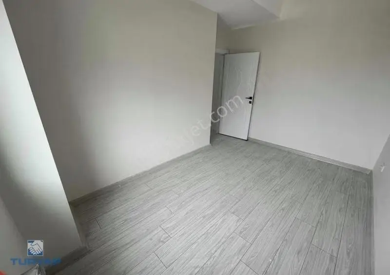 Turyap'tan Kozyatağı Minibüs Caddesi'nde Ara Kat Sıfır 2+1 - Görsel 16