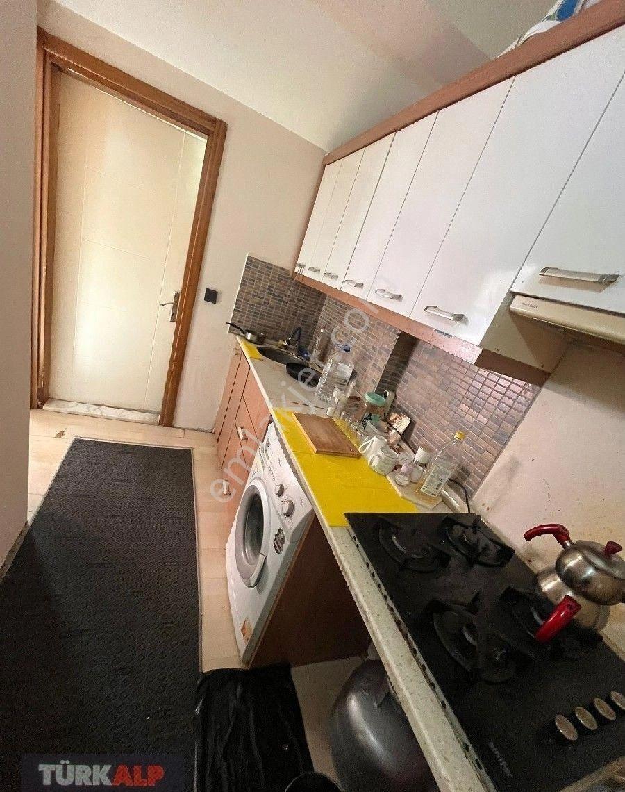 Denizli İstiklalde 1+1 Tek Tapu Çift Apart - Görsel 15