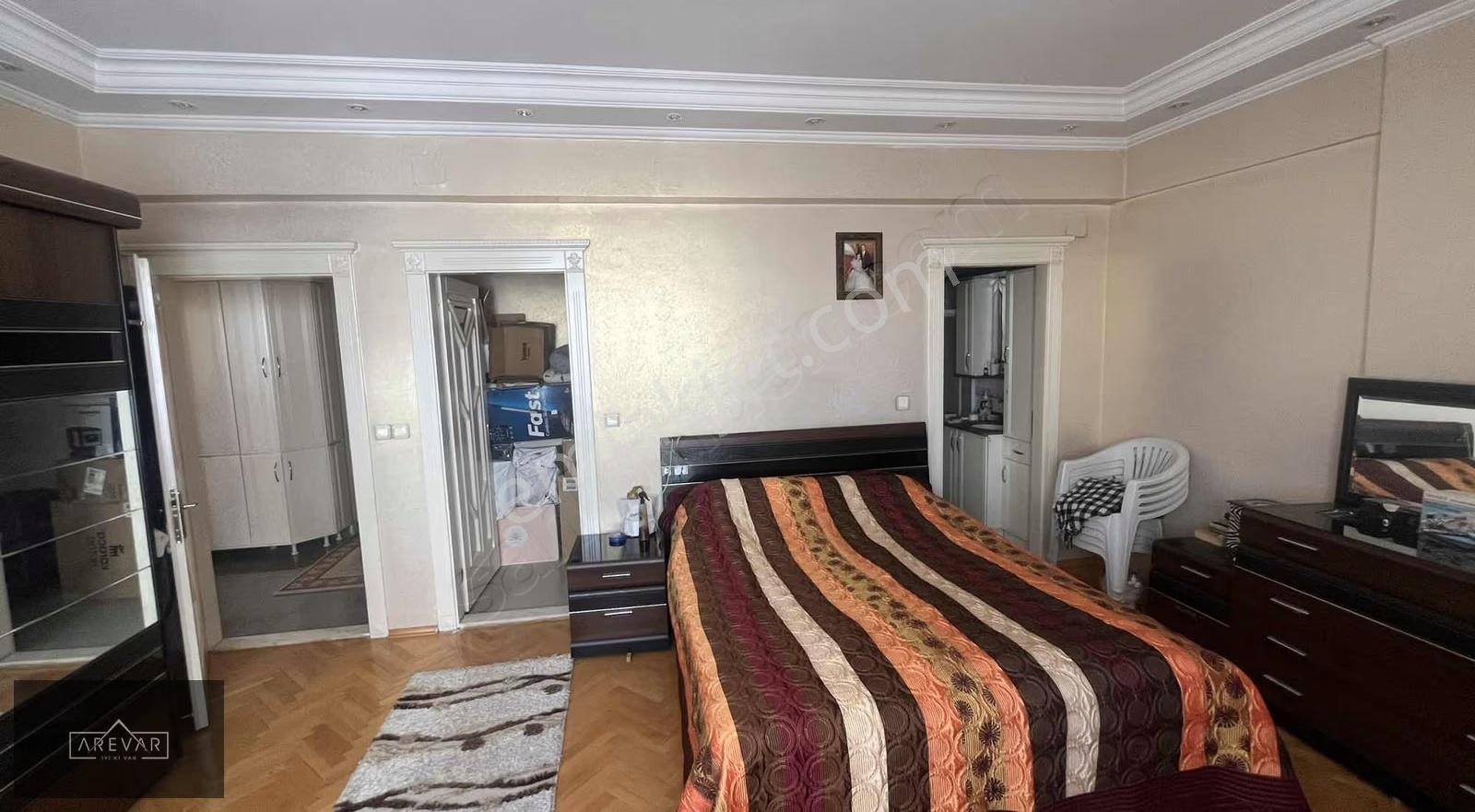 Atatürkte 4.5+1 Ara Kat 285 M2 Net Harika Konum Da Bakımlı Daire - Görsel 8