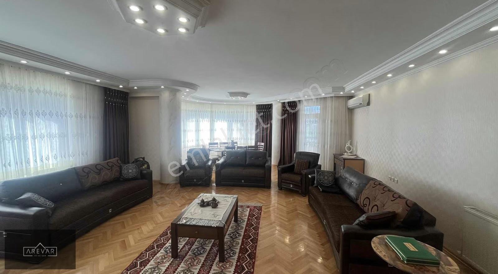 Atatürkte 4.5+1 Ara Kat 285 M2 Net Harika Konum Da Bakımlı Daire - Görsel 13