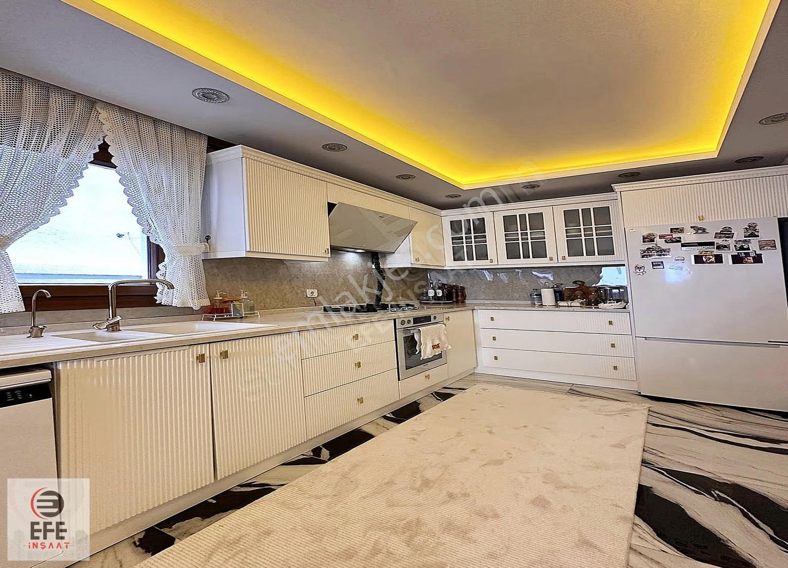 Beylikdüzü Site İçinde Deniz Manzaralı Müstakil Villa - Görsel 3