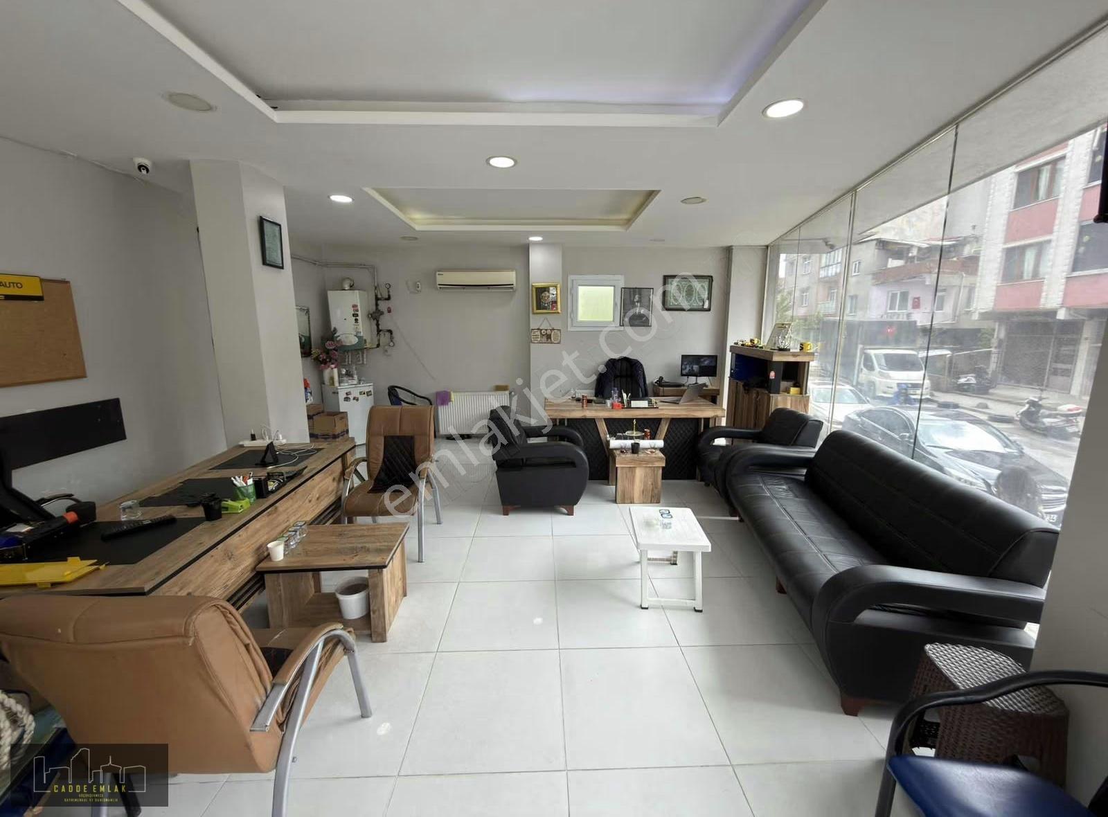 Cadde Emlak Cumhuriyet Merkezi Konumda 40+40 Kiralık Dükkan