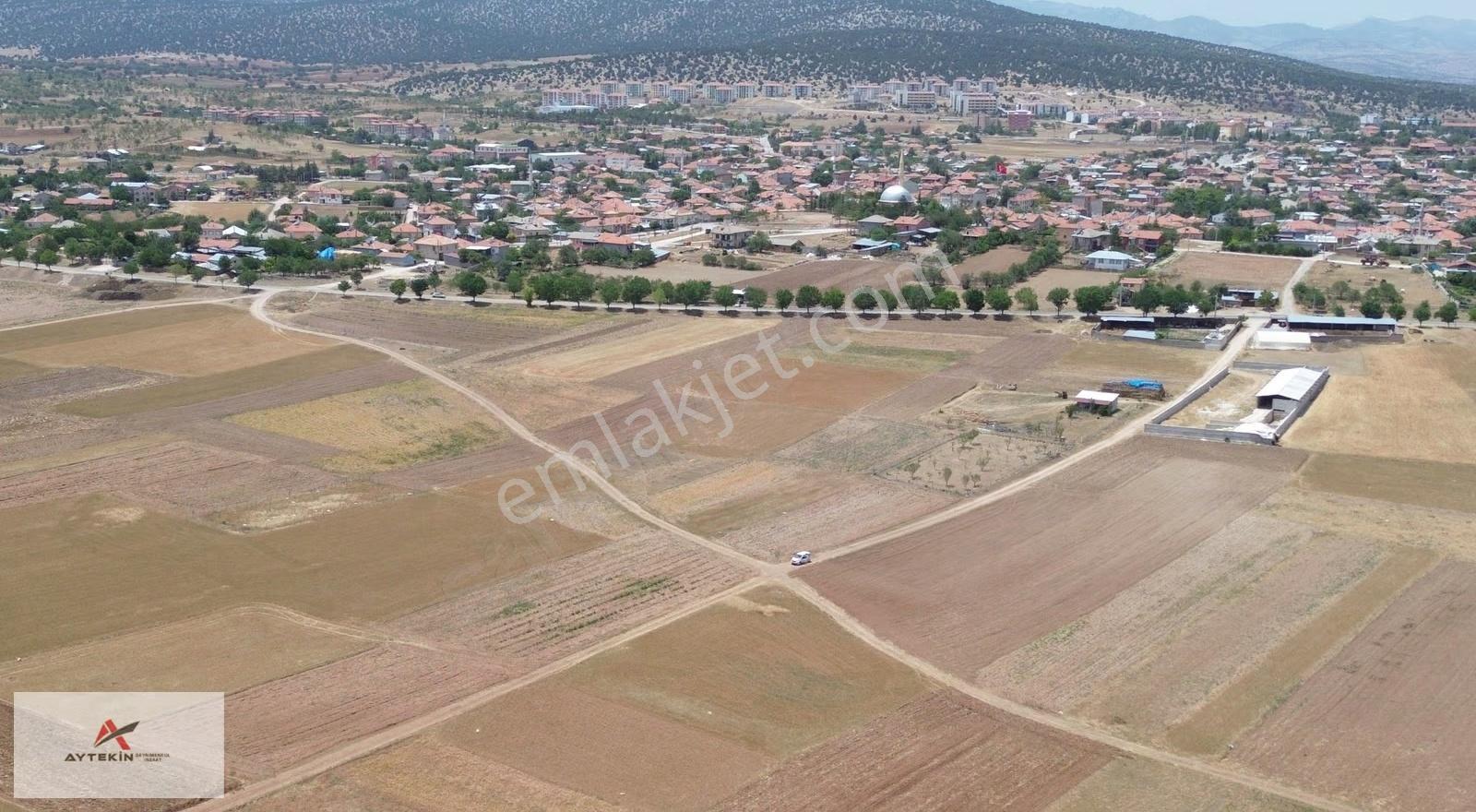 Akören Hacılar Mahallesinde 1.015 M² Müstakil Tapulu Tarla