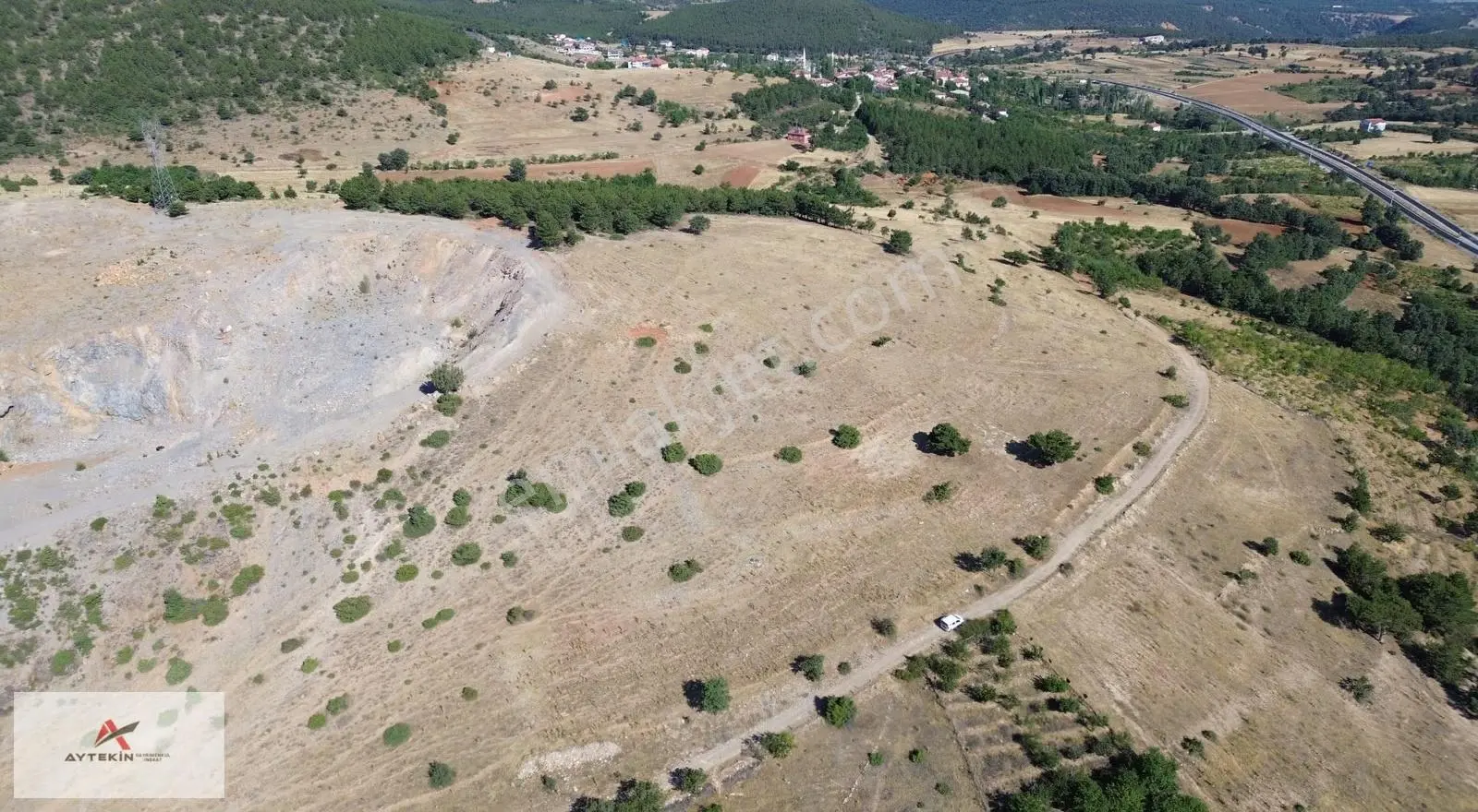 Doğanhisar Kemer Mahallesinde 17.282 M² Müstakil Tapulu Tarla