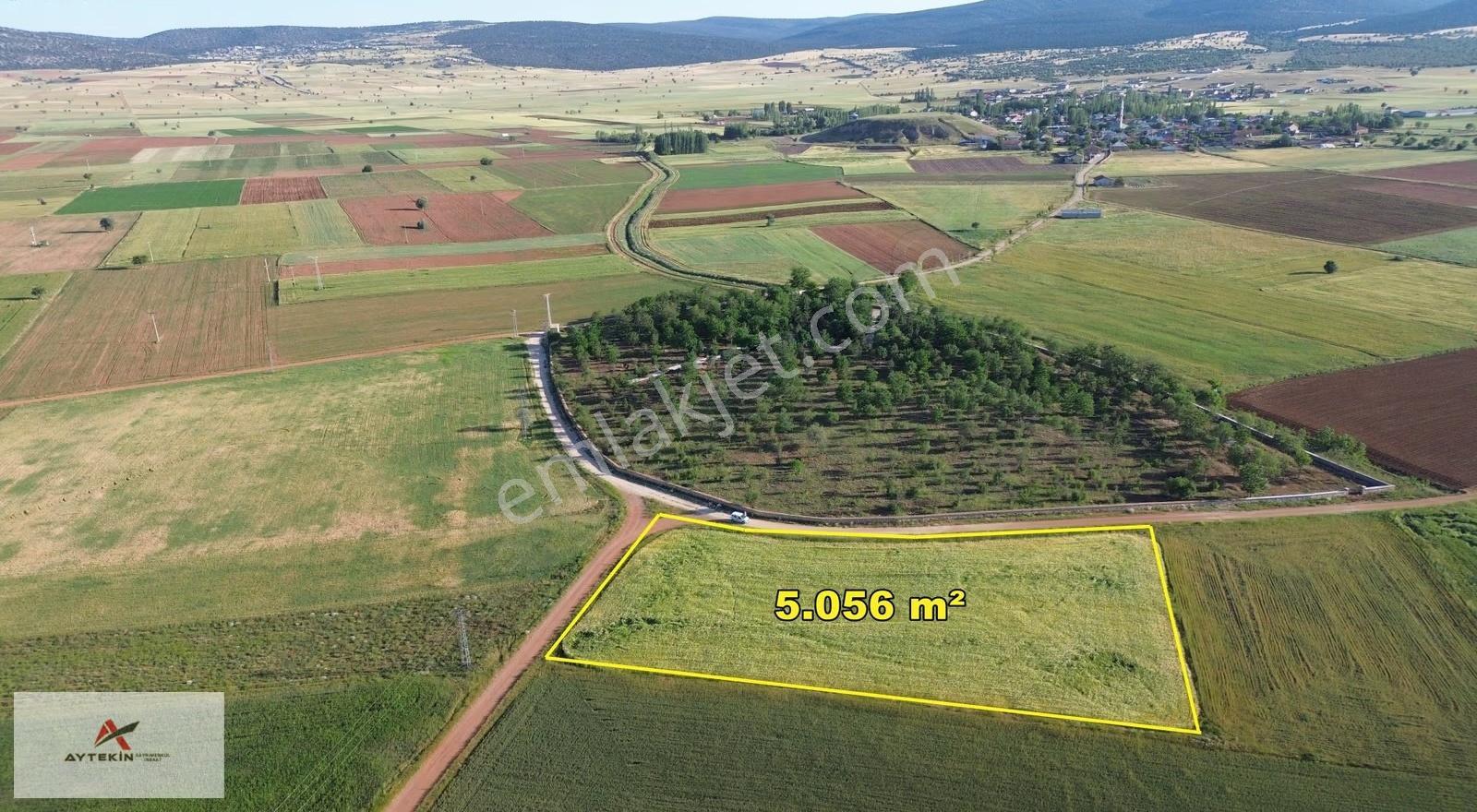 Akören Karahüyük Mahallesinde 5.056 M² Müstakil Tapulu Tarla - Görsel 2