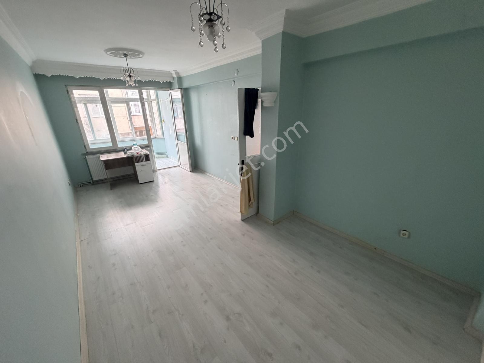Şeref Emlak 2+1 Balkonlu Kiralık Daire - Görsel 9