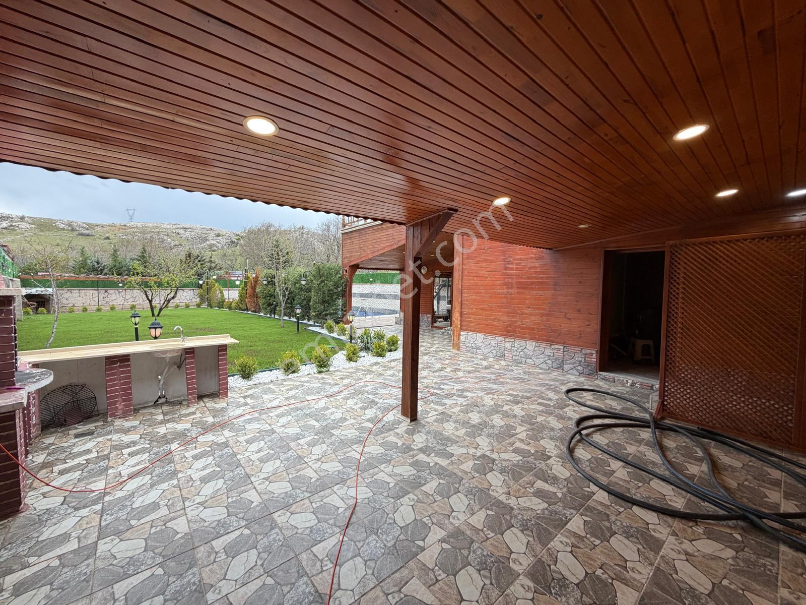 Meram Çayırbağı’dan 535 M² Bahçe İçinde 130 M² 3+1 Bungalov Havuzlu Ev Yapıkayıt Belgesi Vardır - Görsel 32