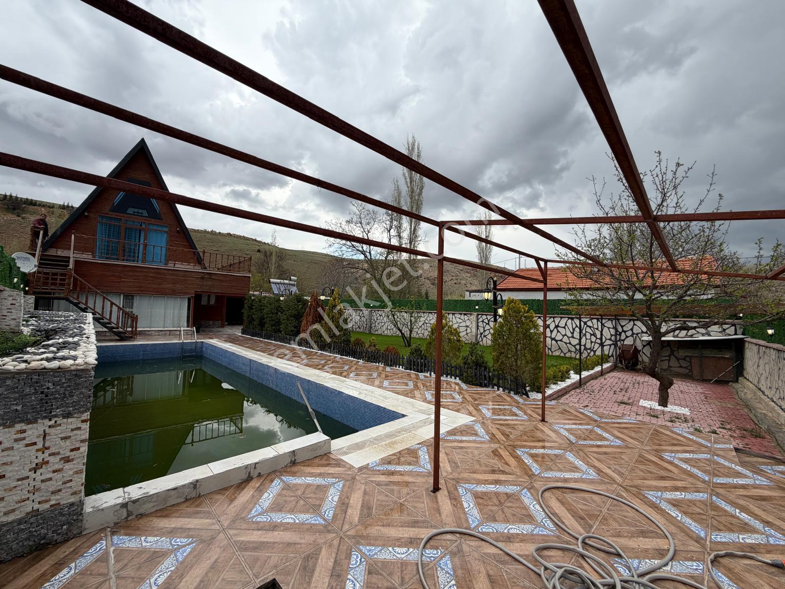 Meram Çayırbağı’dan 535 M² Bahçe İçinde 130 M² 3+1 Bungalov Havuzlu Ev Yapıkayıt Belgesi Vardır - Görsel 20
