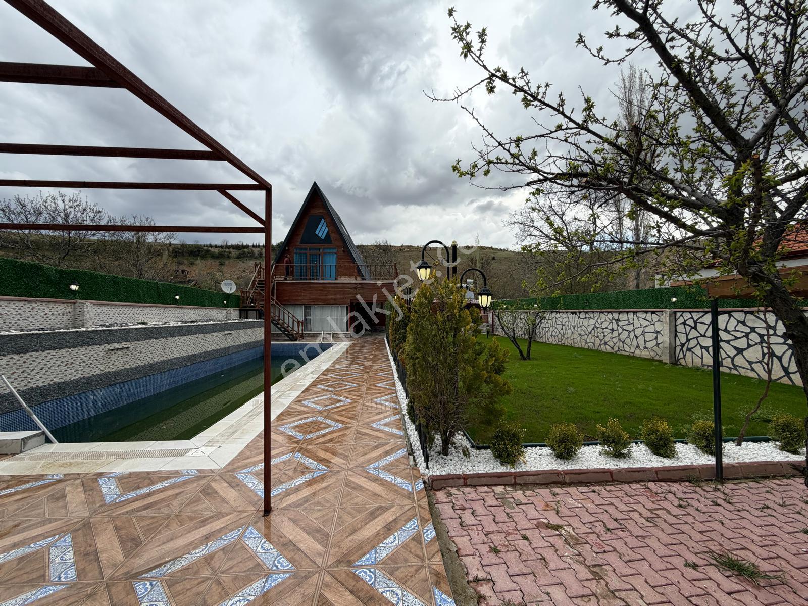 Meram Çayırbağı’dan 535 M² Bahçe İçinde 130 M² 3+1 Bungalov Havuzlu Ev Yapıkayıt Belgesi Vardır - Görsel 19