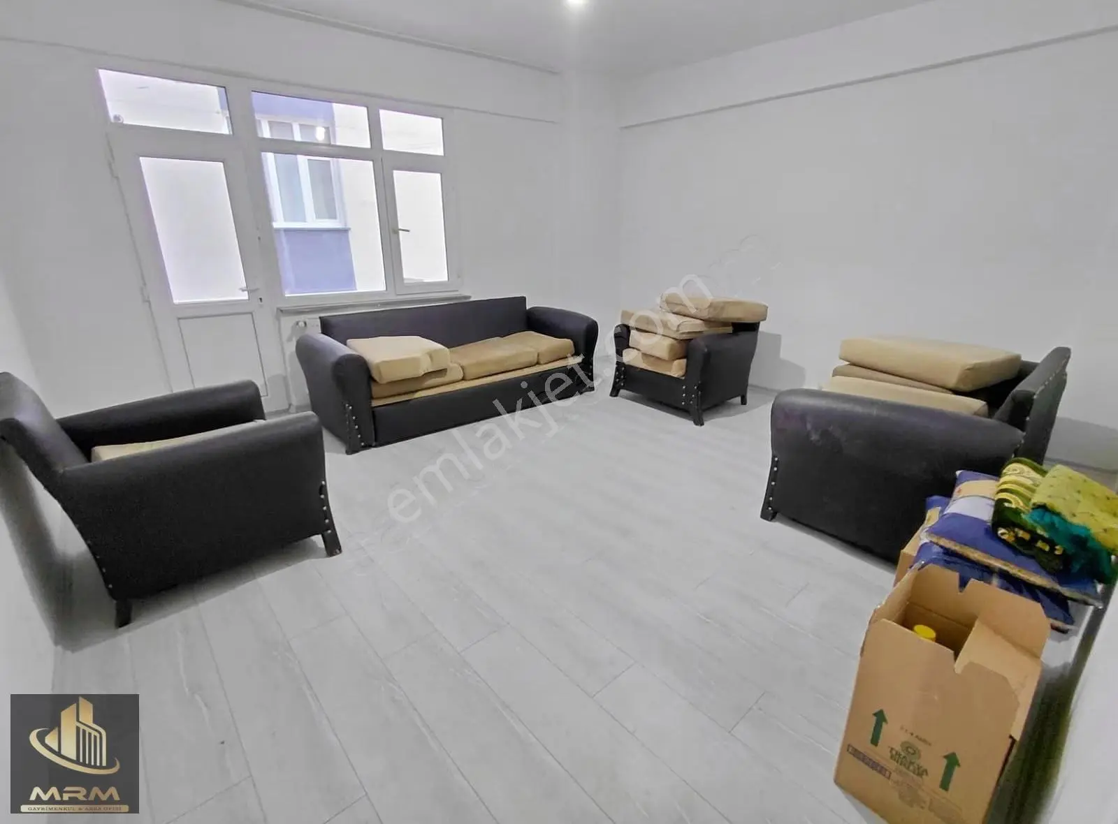 Mrm Gayrimenkul'den Satılık 3+1 İçi Sıfırlanmış Daire