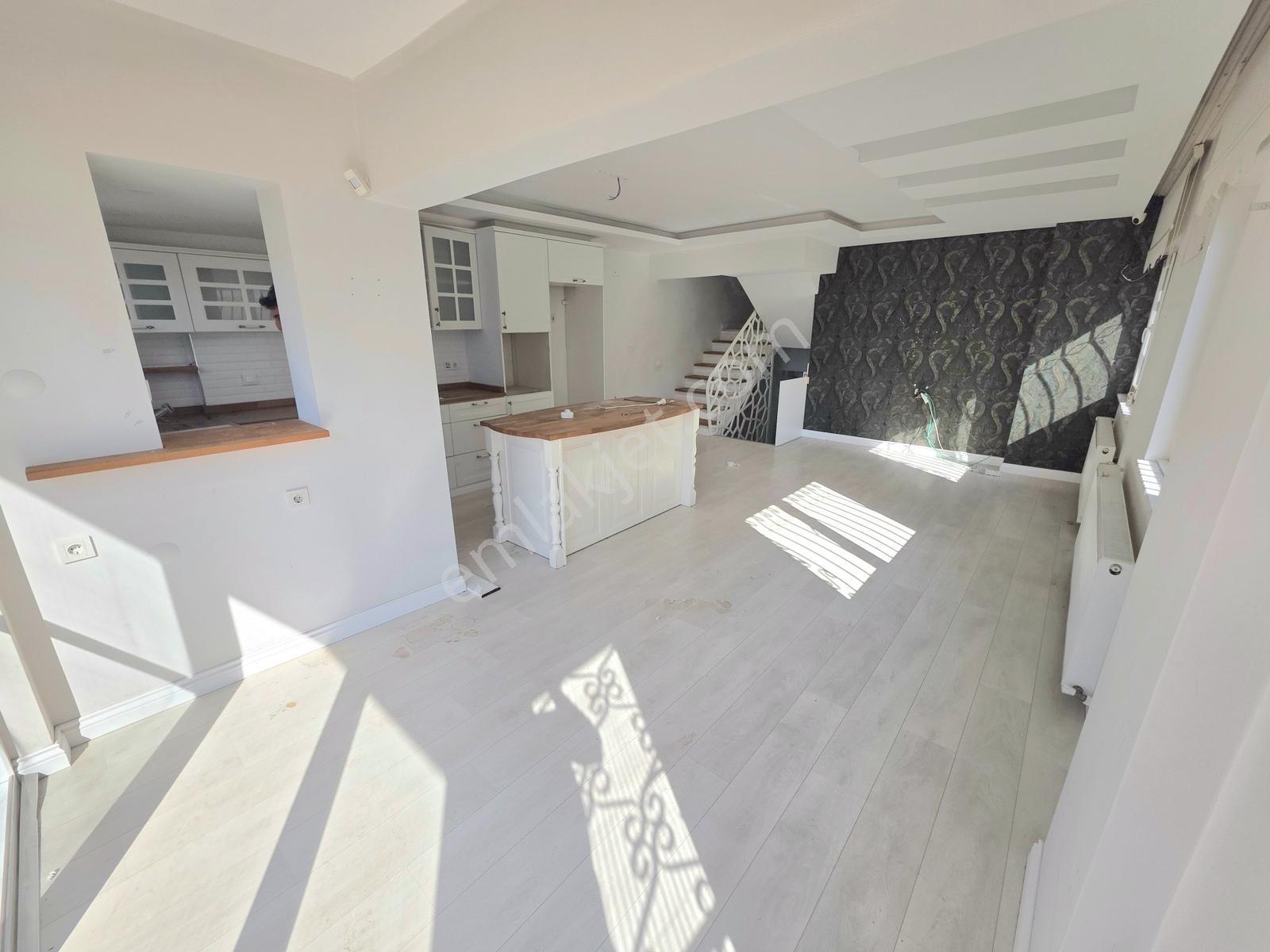 Kuşadası Marina Bölgesinde Kiralık Oturuma Hazır Villa - Görsel 28