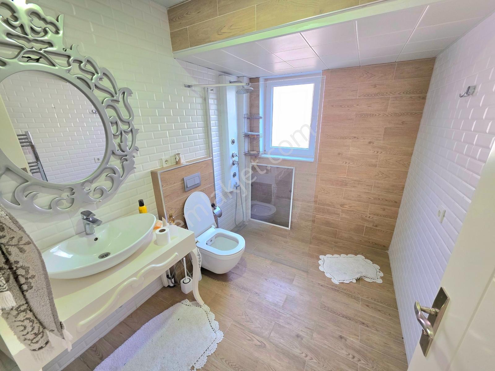 Kuşadası Marina Bölgesinde Kiralık Oturuma Hazır Villa - Görsel 17