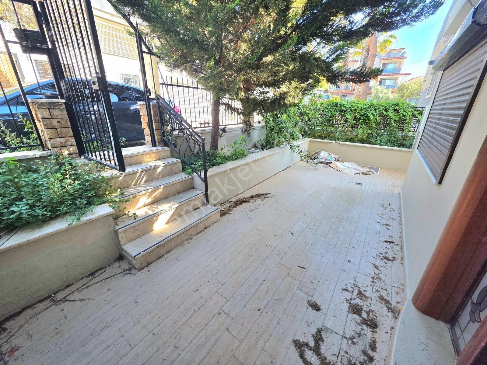 Kuşadası Marina Bölgesinde Kiralık Oturuma Hazır Villa - Görsel 33