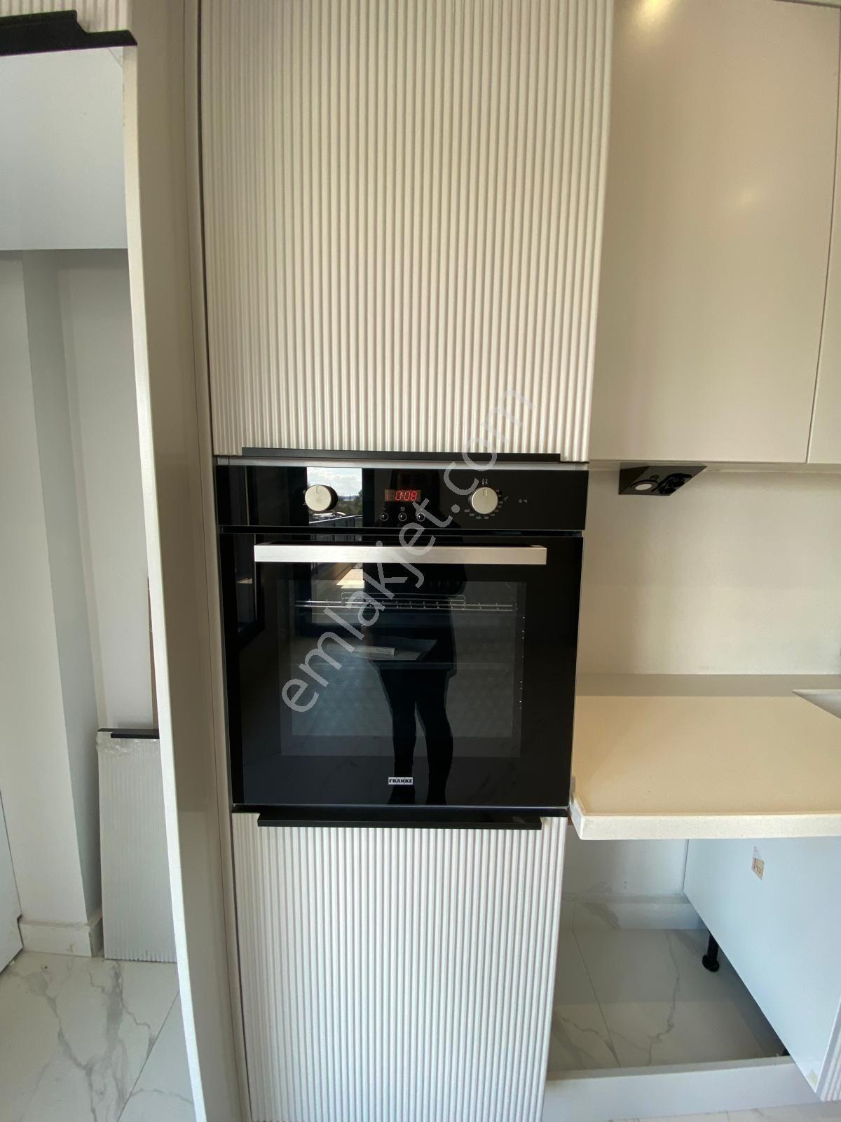 Sazova Mahallesi Müstakil 220 M2/2adet Satıılık Villa