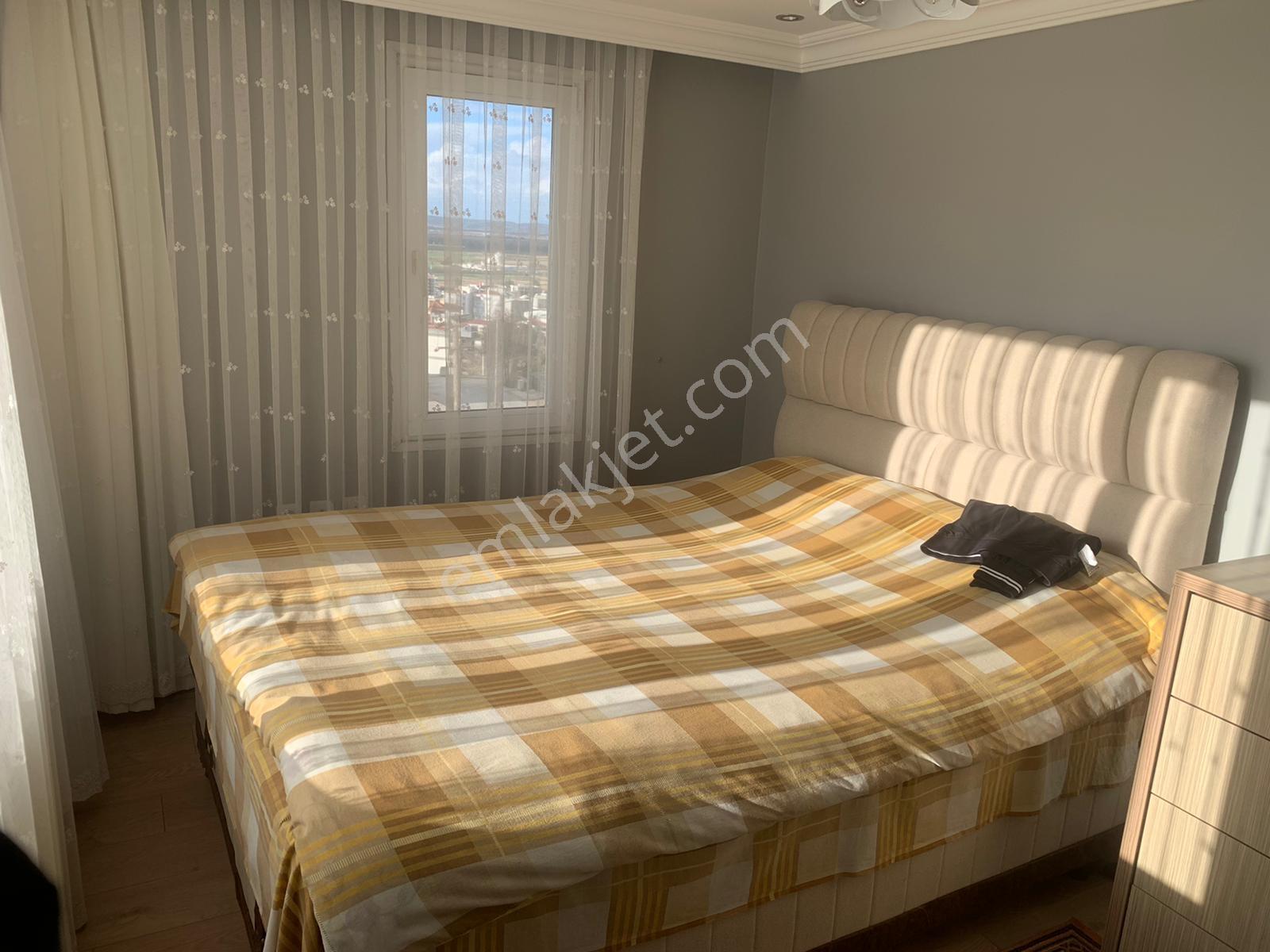 Menemen İstiklal Mahallesinde Tadilatlı 3+1 130 M2 Satılık Daire - Görsel 18