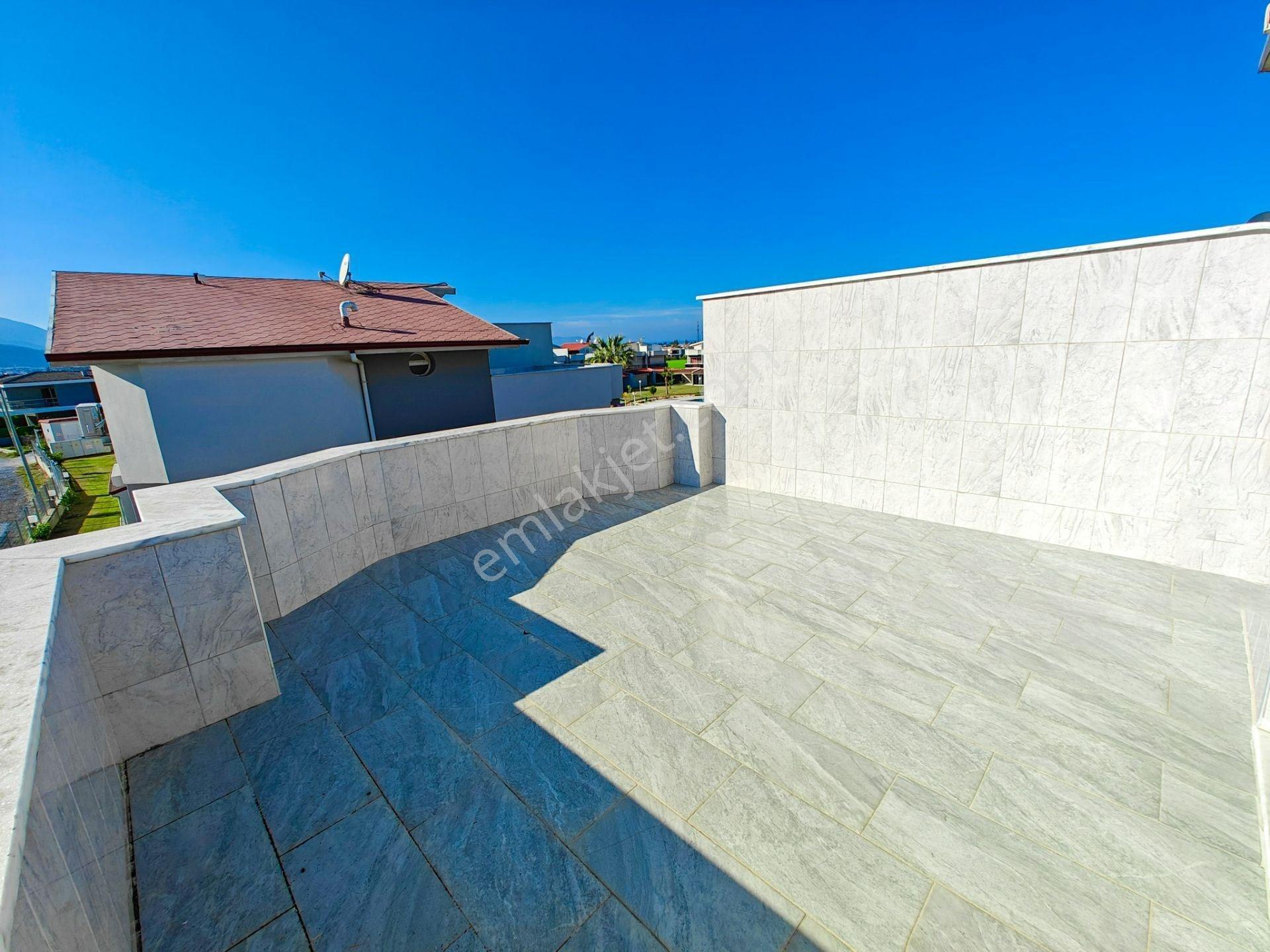Kuşadası Güzelçamlı Lego Konutlarında 3+1 Satılık Villa - Görsel 15