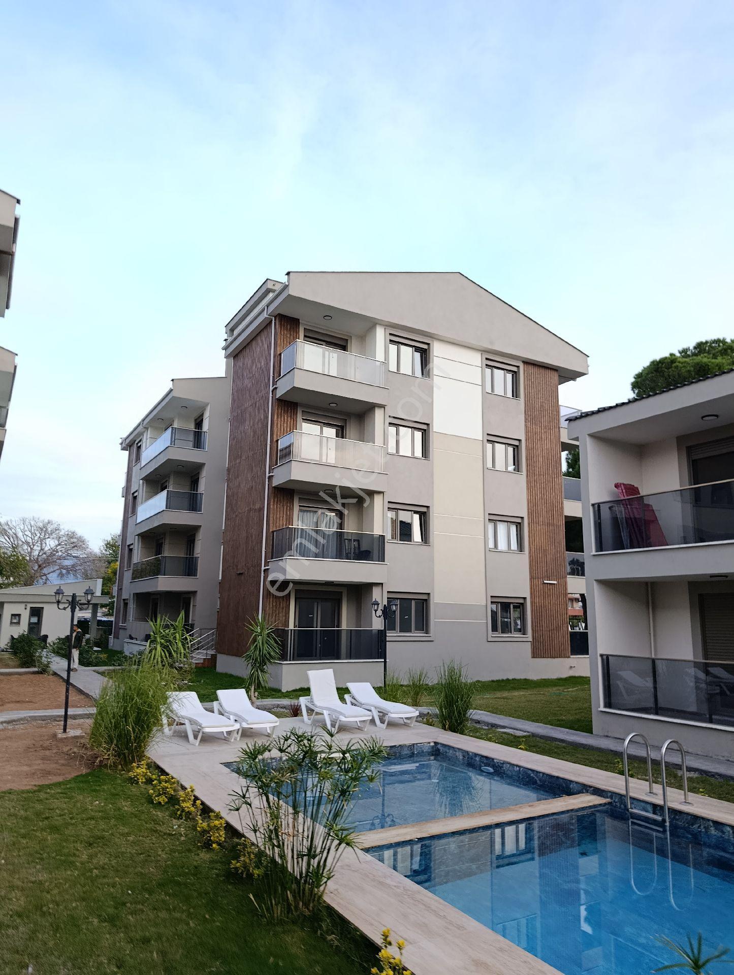 Taş Emlak'tan Havuzlu Sitede 3+1 Sıfır Daireler