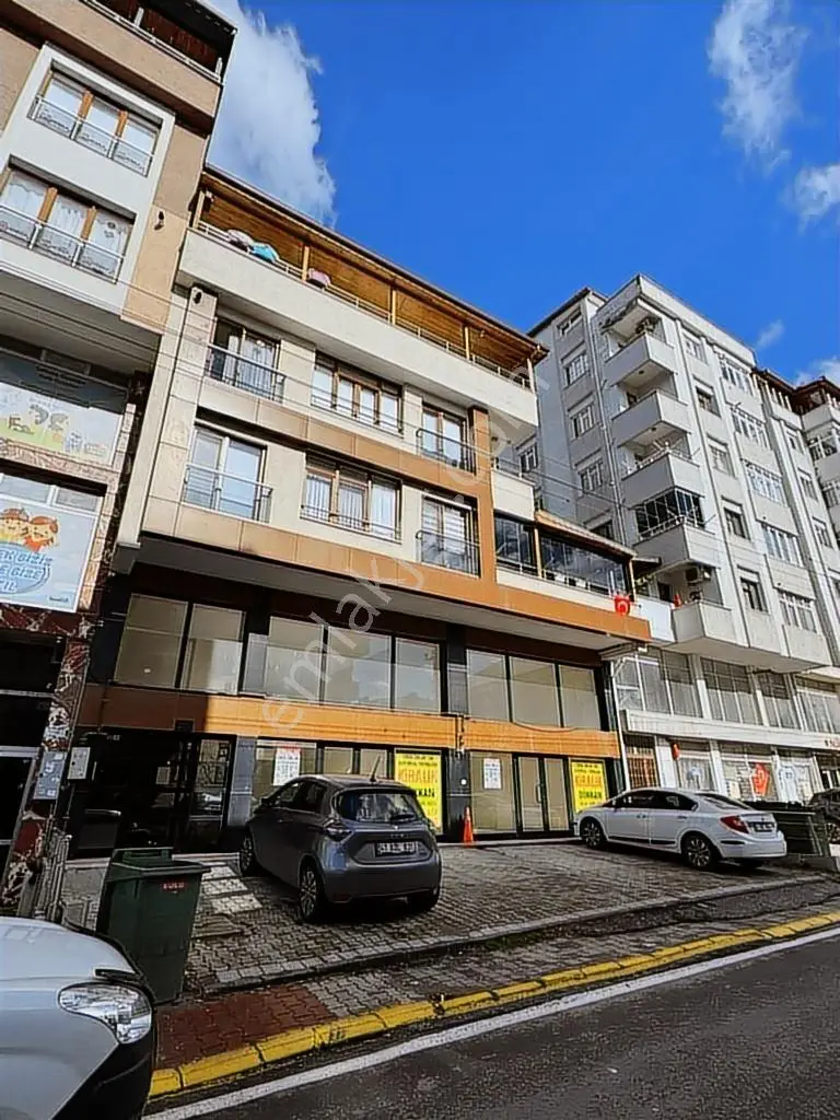Emek Emlak'tan Körfez Mimar Sinan Mah.de Kiralık Dükkan-işyeri - Görsel 3