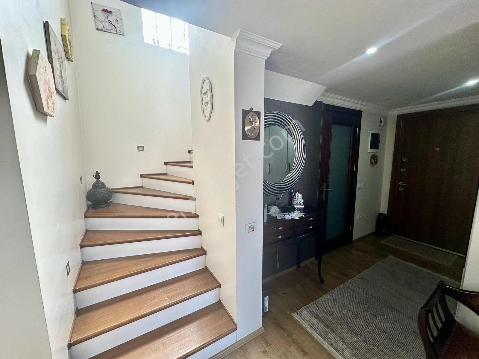 Turpa Balçovadan İş Bankası Evlerinde Satılık 3+1 Villa - Görsel 30