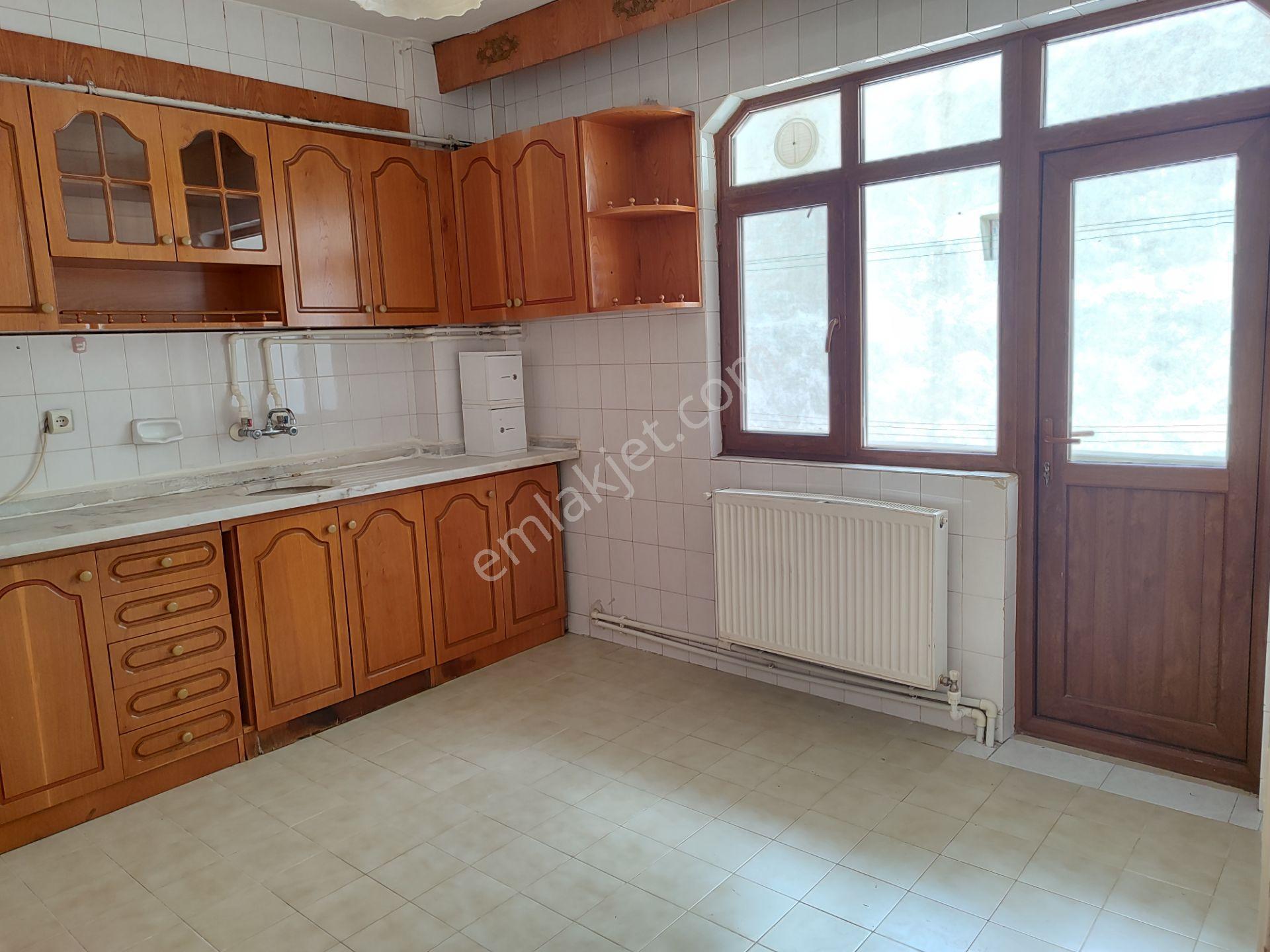 Kültür Mah Valilik Altında Kiralık 3+1 Son Kat Daire - Görsel 13