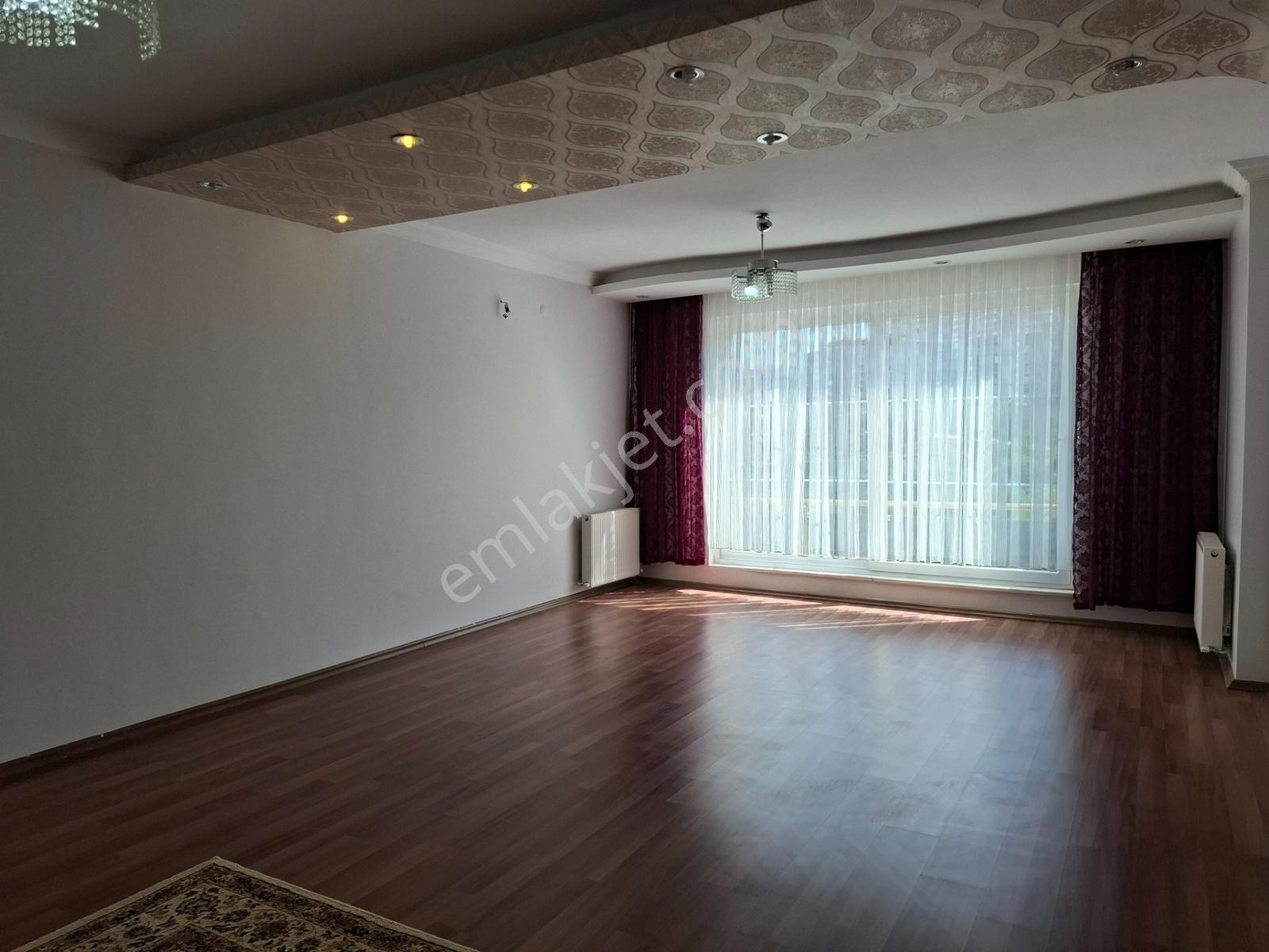 Hakev'den Zümrüt Sitesinde Anayol Cepheli Satılık 4+1 Daire - Görsel 7