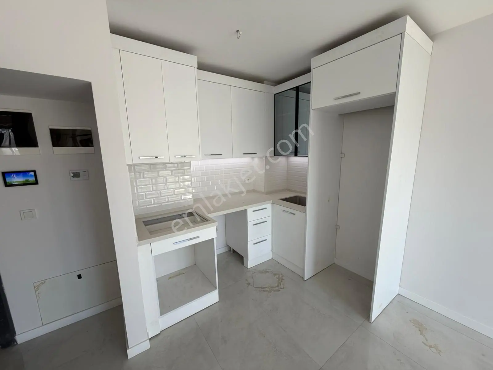 Bayraklı'da Sahibinden Sıfır 1+1 Satılık Daire