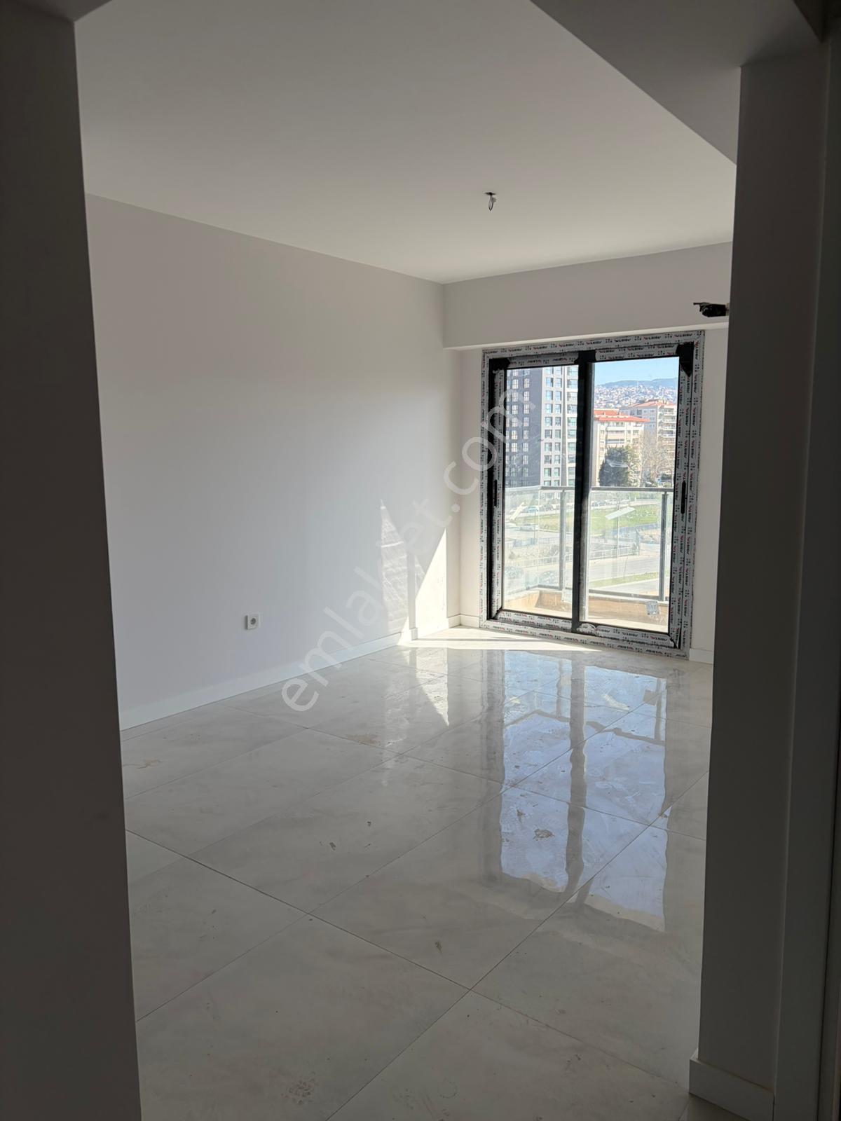Bayraklı'da Sahibinden Sıfır 1+1 Satılık Daire - Görsel 8