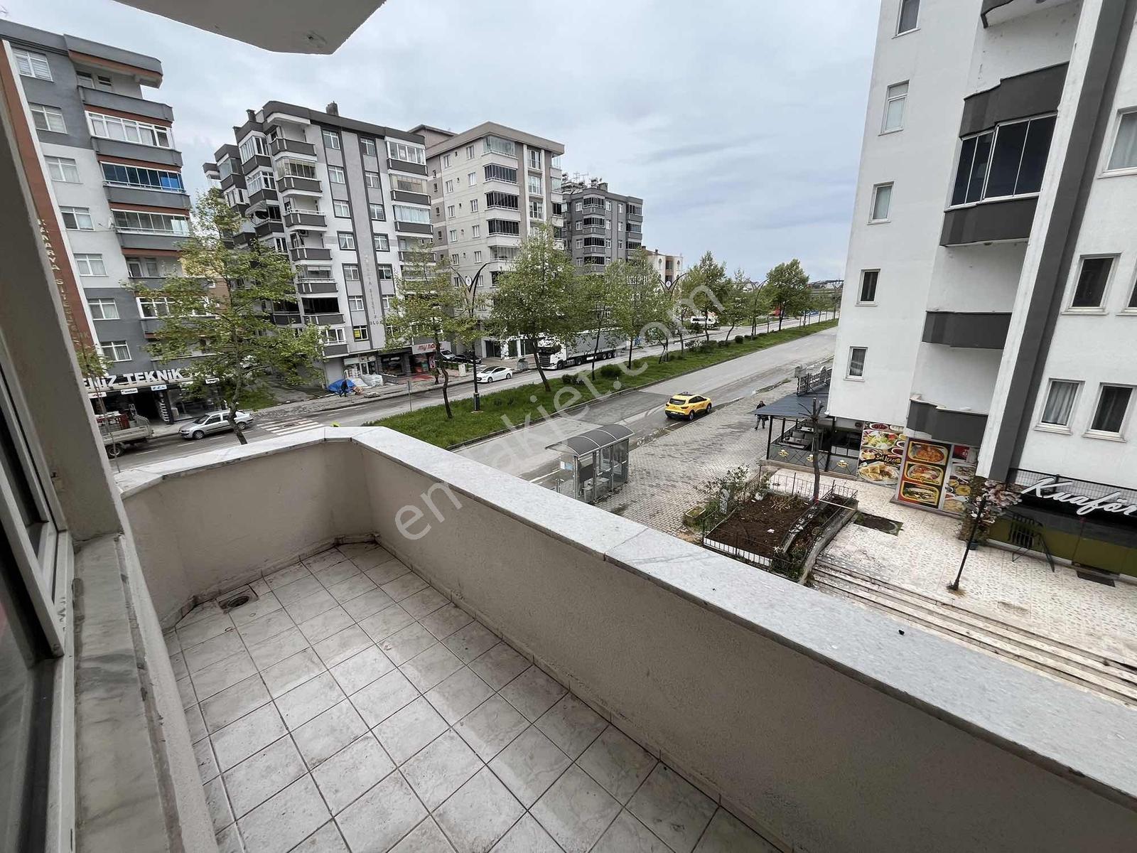 Yağmur Emlak'tan Satılık Cadde Cephe Ara Kat 2+1 Daire - Görsel 3