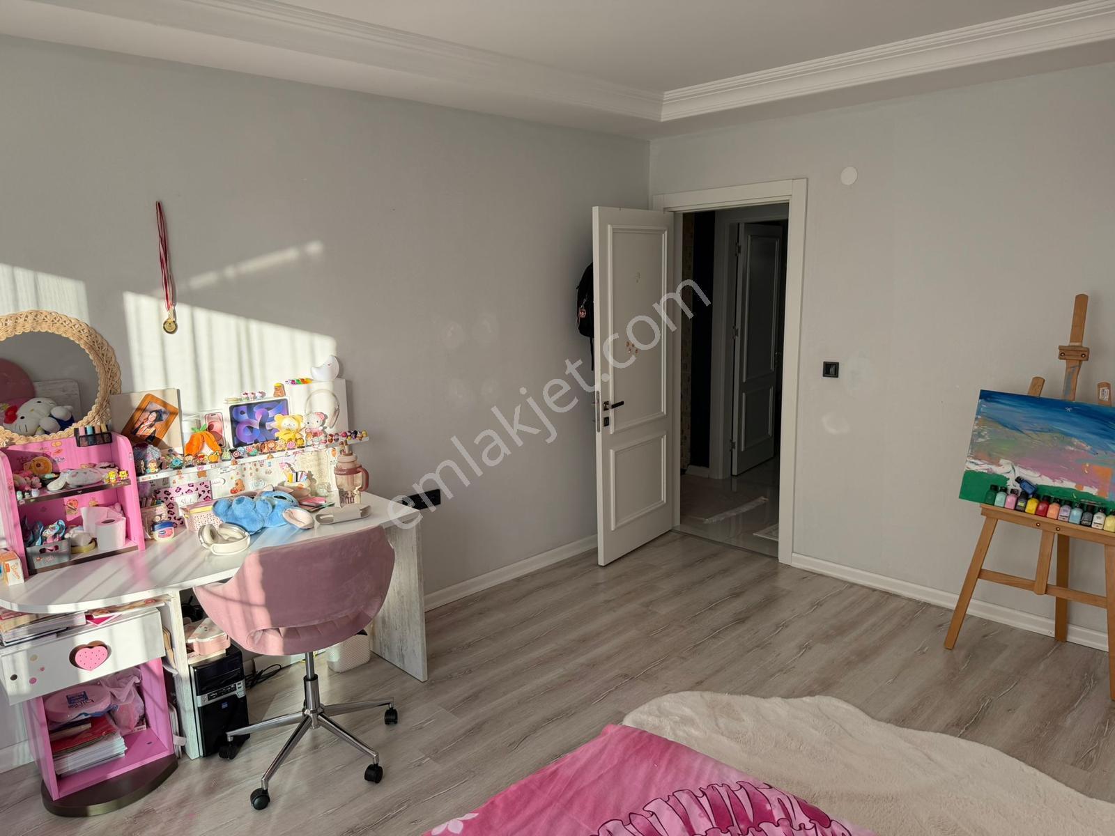 Site İçi Lüks Kendine Ait Otoparklı Ve Bahçe Kullanımlı Villa - Görsel 24