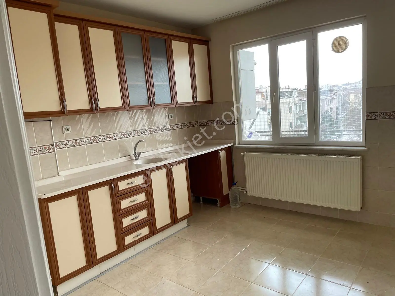 Beyoğlu Caddesi Üzeri Geniş 2+1 Masrafsız Kiralık Daire