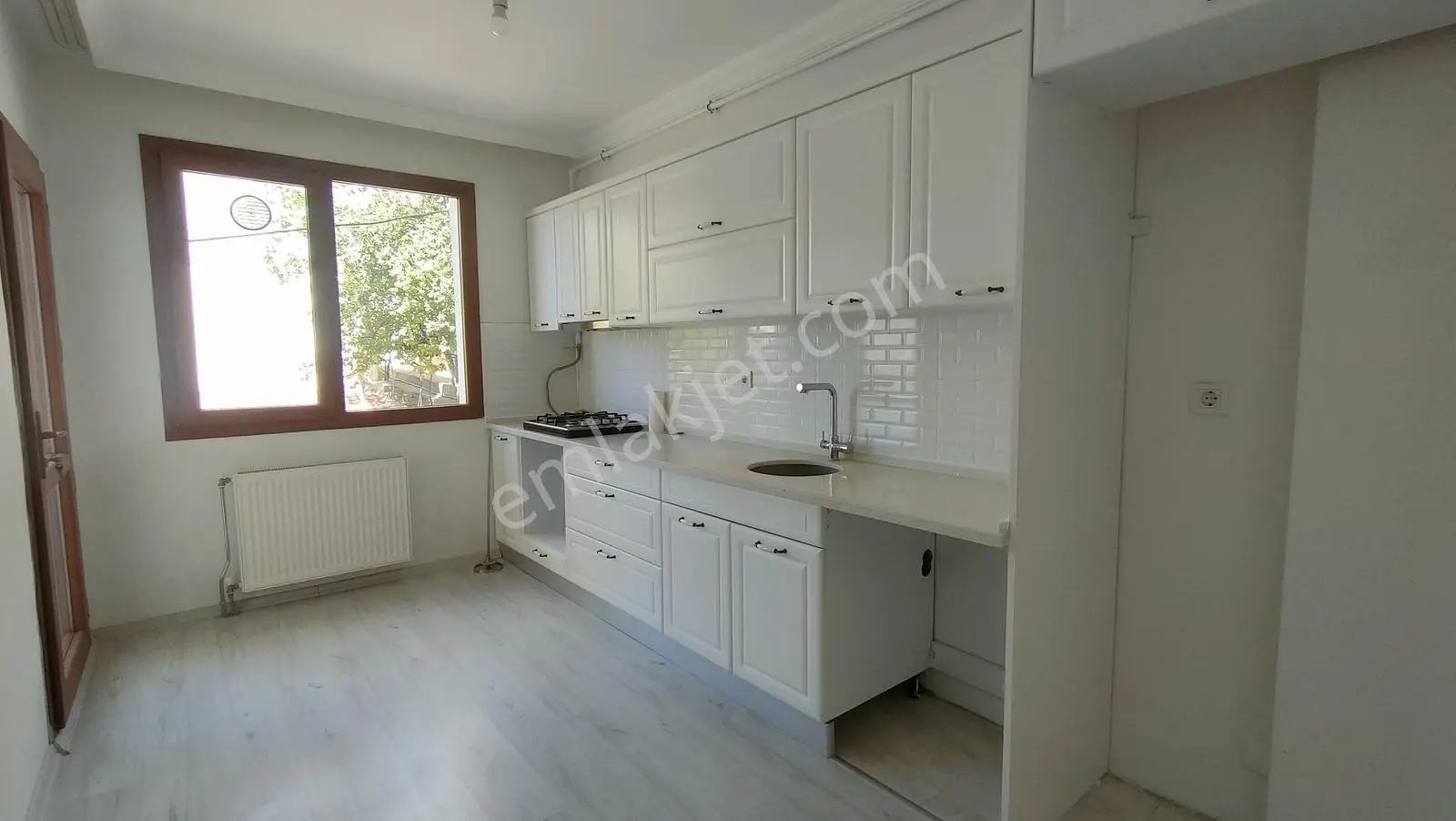 Aliağa Yeni Mahalle'de 3+1kapalı Mutfak115 M2 Yüksek Giriş Daire