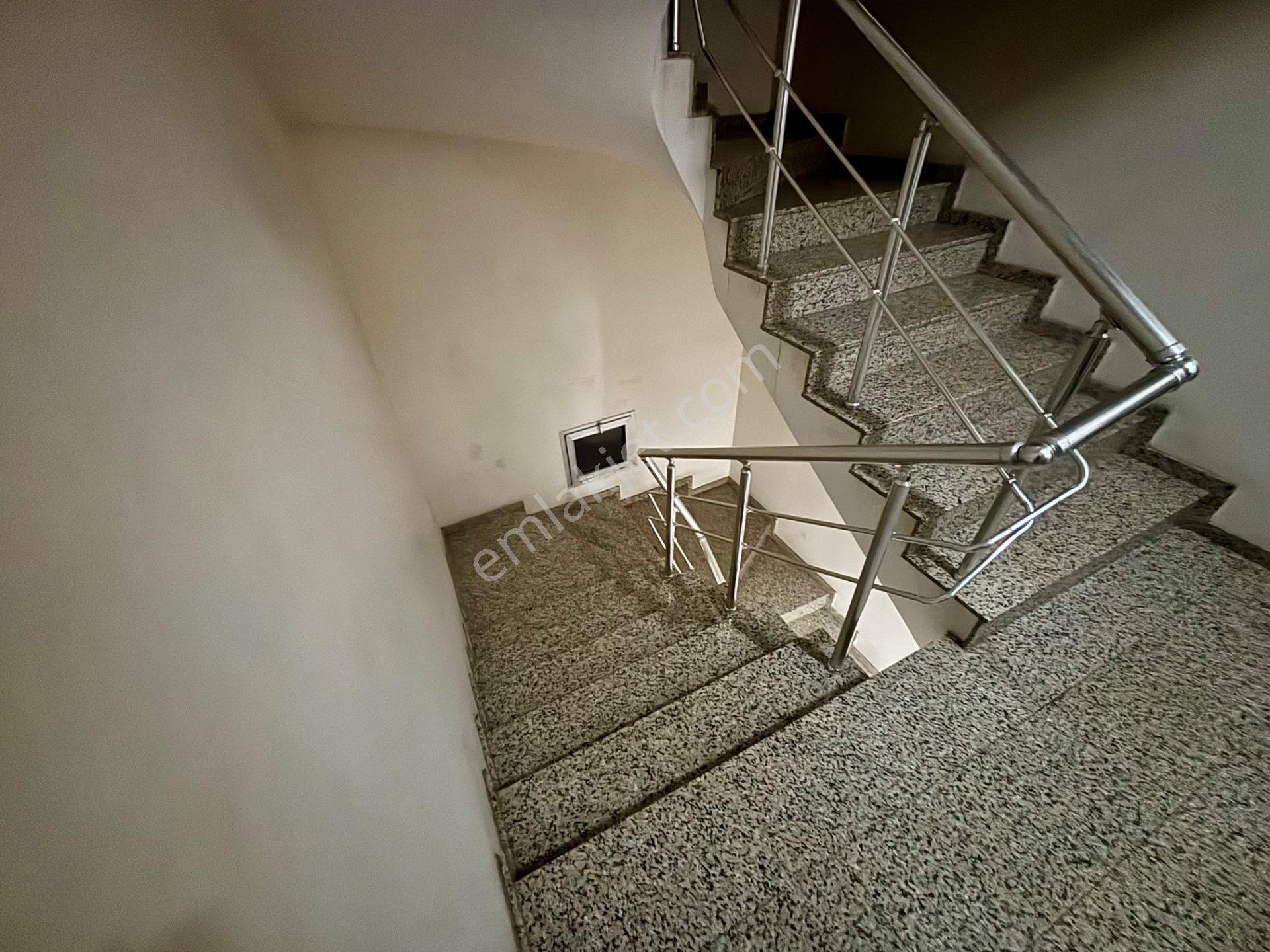Küçük Çiğli Anadolu Caddesine Yakın Kiralık 3+1 Daire - Görsel 20