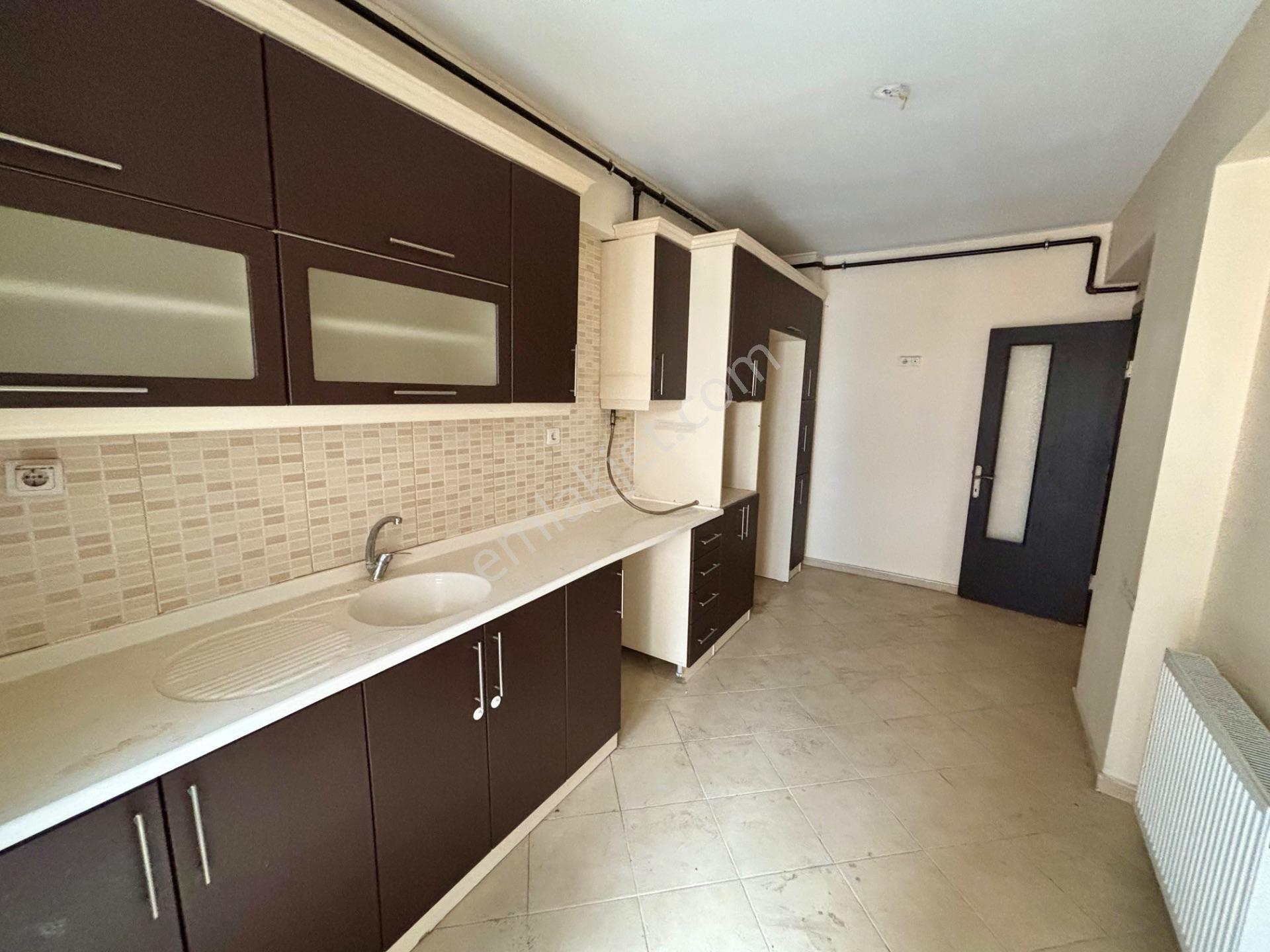 Küçük Çiğli Anadolu Caddesine Yakın Kiralık 3+1 Daire - Görsel 12
