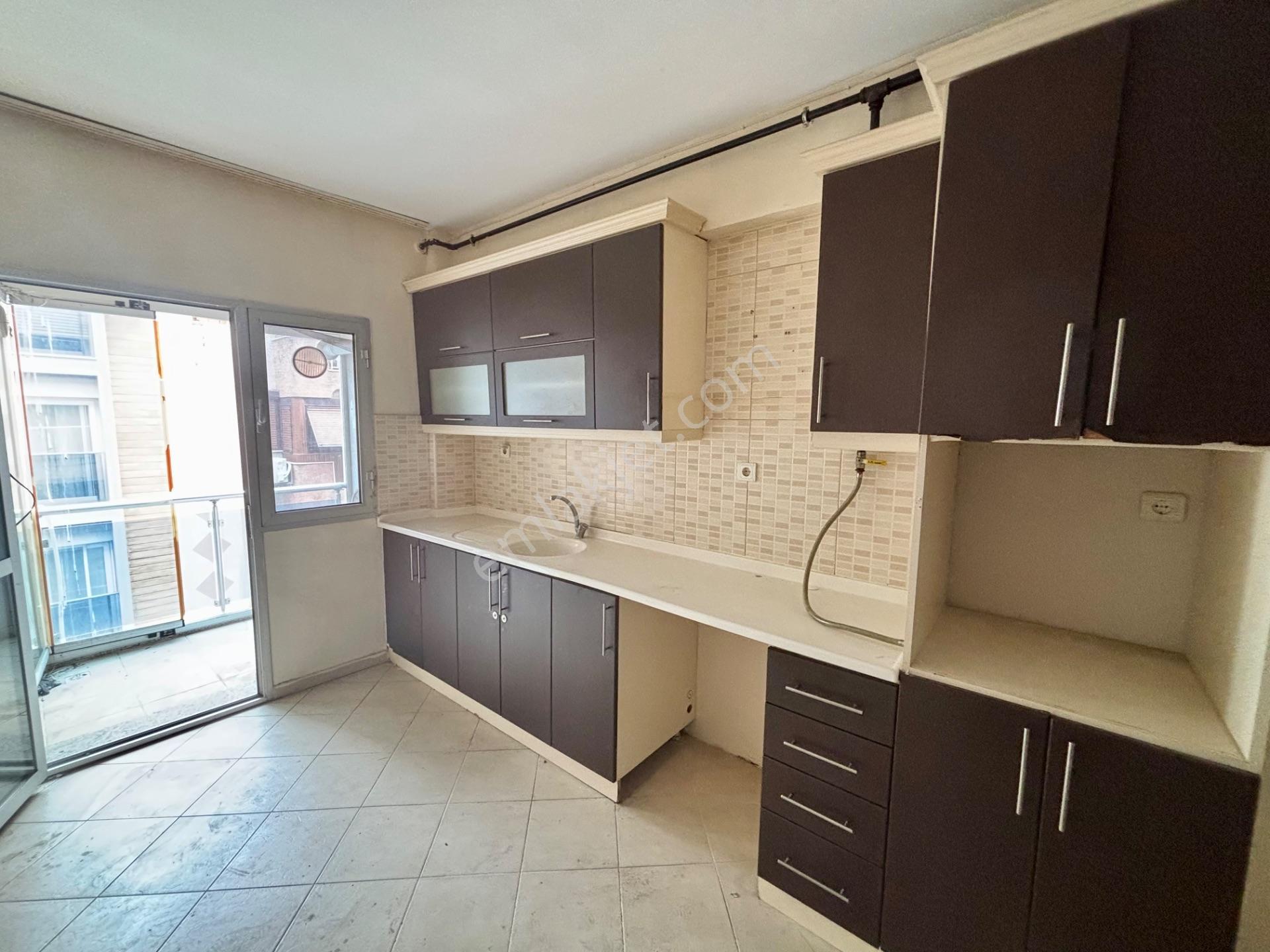 Küçük Çiğli Anadolu Caddesine Yakın Kiralık 3+1 Daire - Görsel 11
