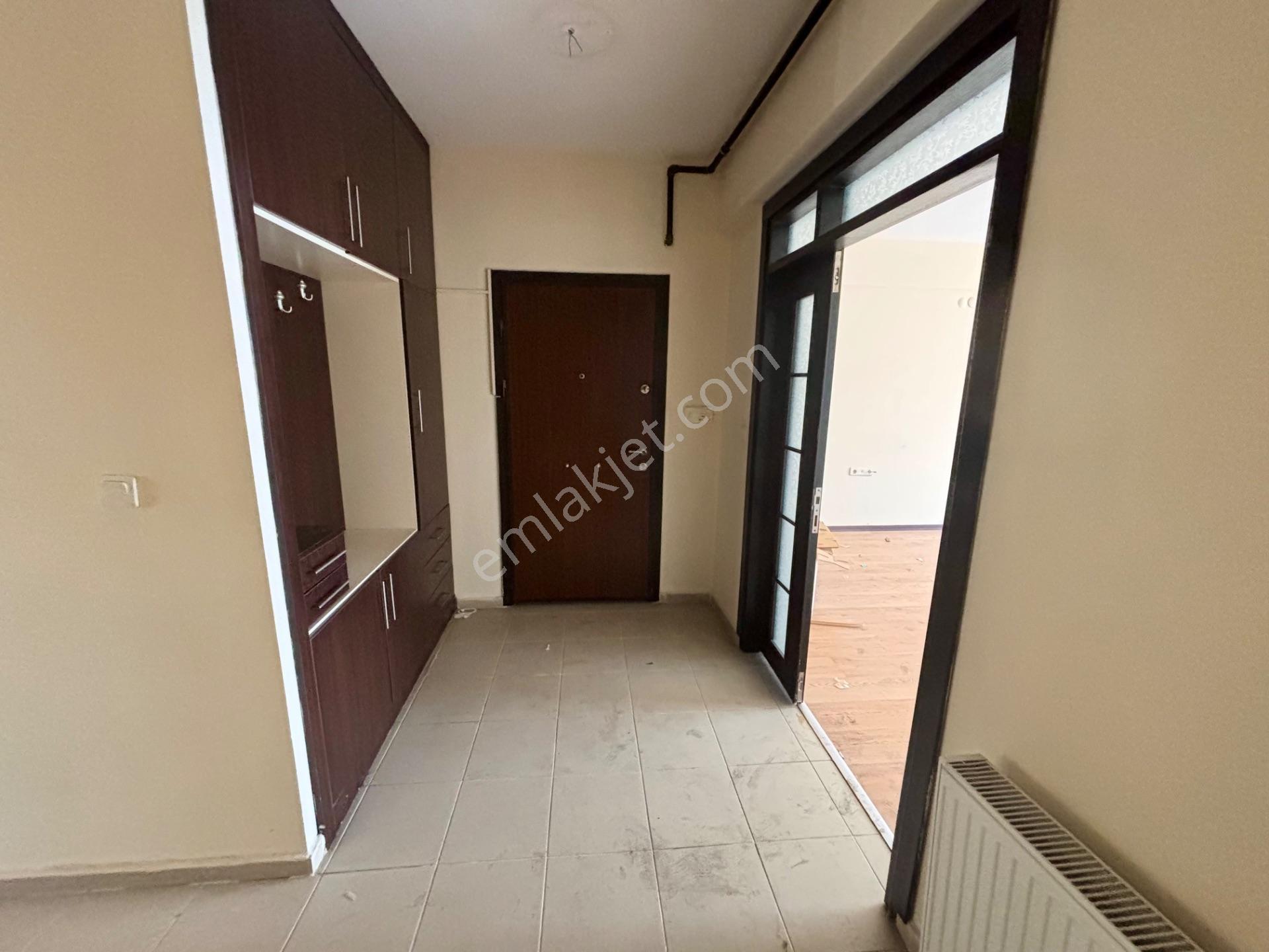 Küçük Çiğli Anadolu Caddesine Yakın Kiralık 3+1 Daire - Görsel 2