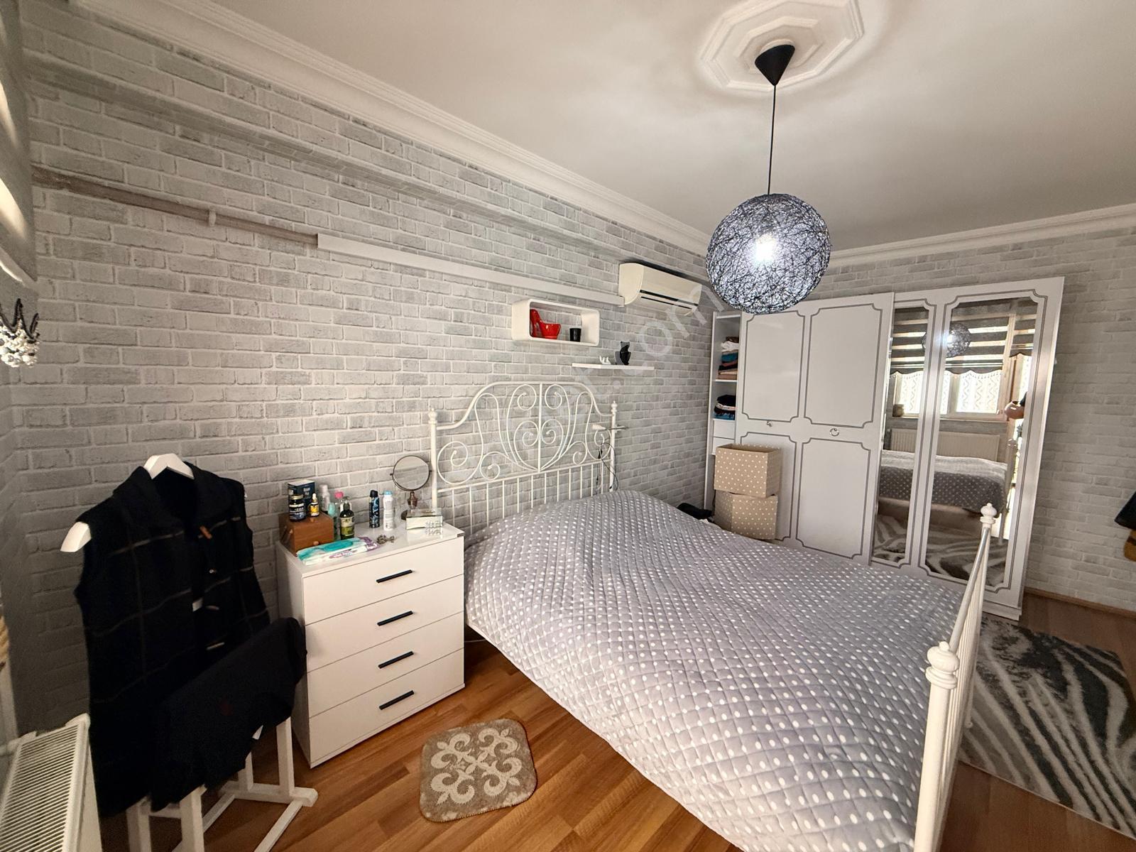 Doğalgaz Kombili, Geniş, Masrafsız, Özel Teraslı Daire - Görsel 10