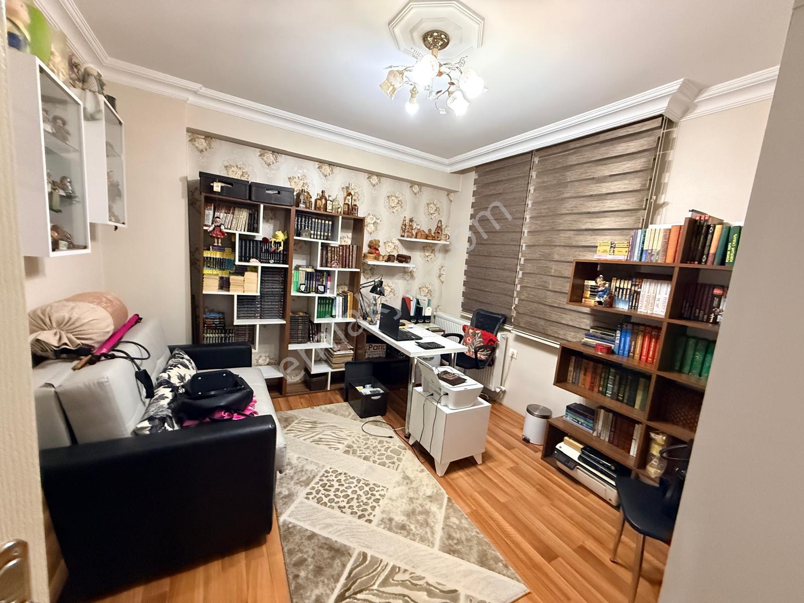 Doğalgaz Kombili, Geniş, Masrafsız, Özel Teraslı Daire - Görsel 11
