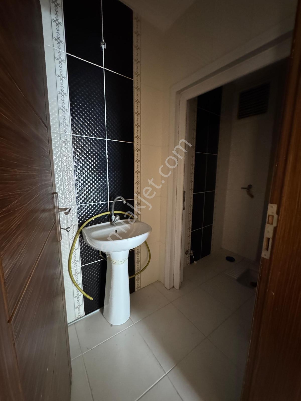 Emek Emlak'tan Körfez Mimar Sinan Mah.de Kiralık 3+1 Daire - Görsel 9