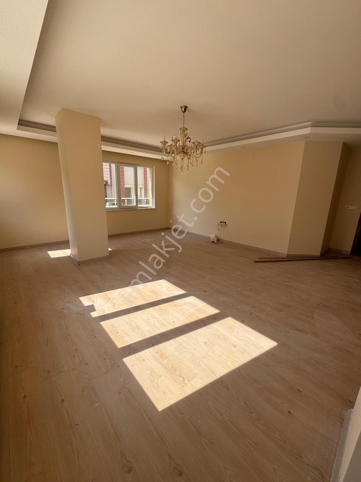 Emek Emlak'tan Körfez Mimar Sinan Mah.de Kiralık 3+1 Daire - Görsel 2