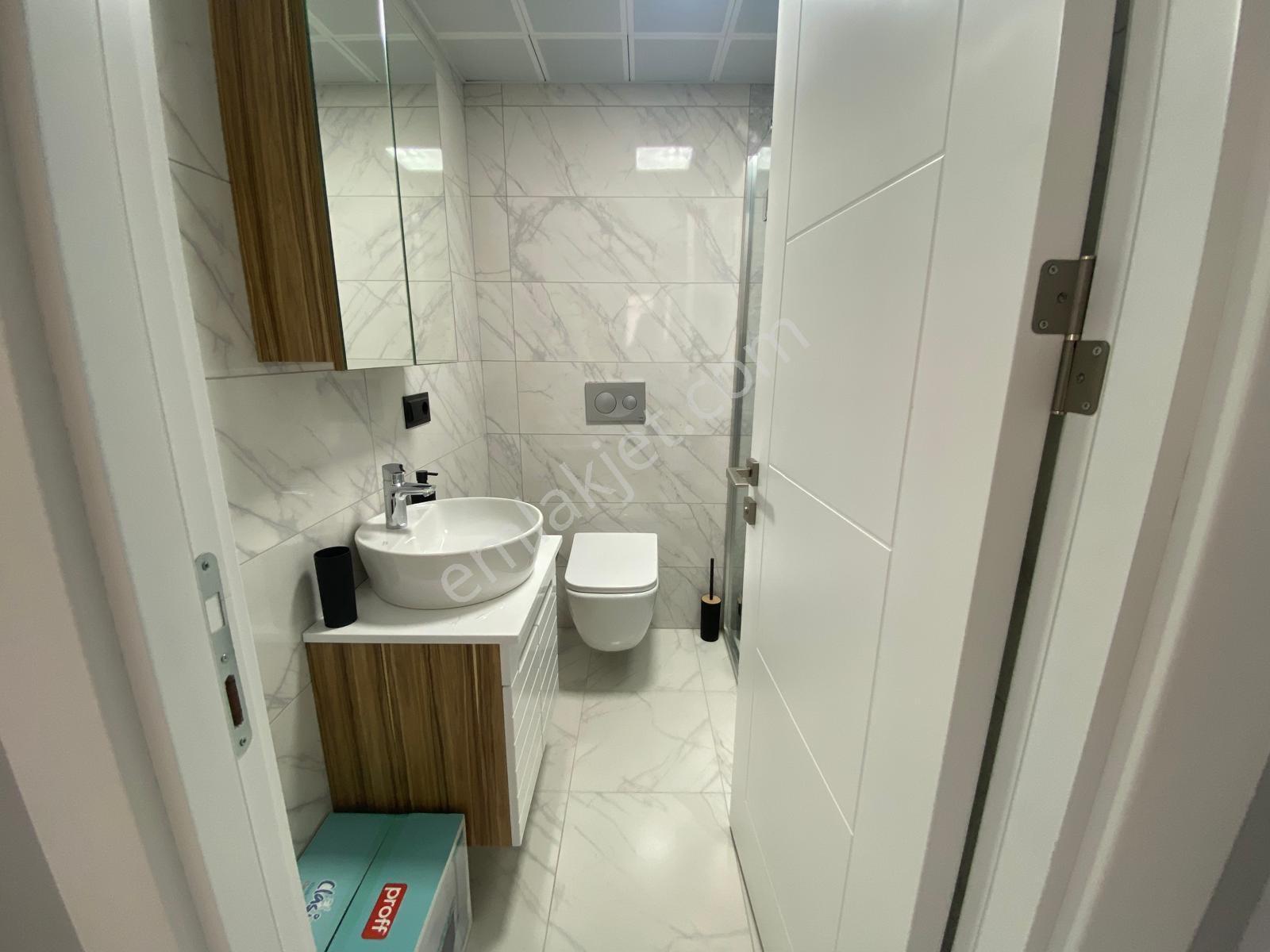 Alaçatı'dan İncek'te Bulvara 50 M Sıfır Eşyalı 1+1 Kiralık - Görsel 11