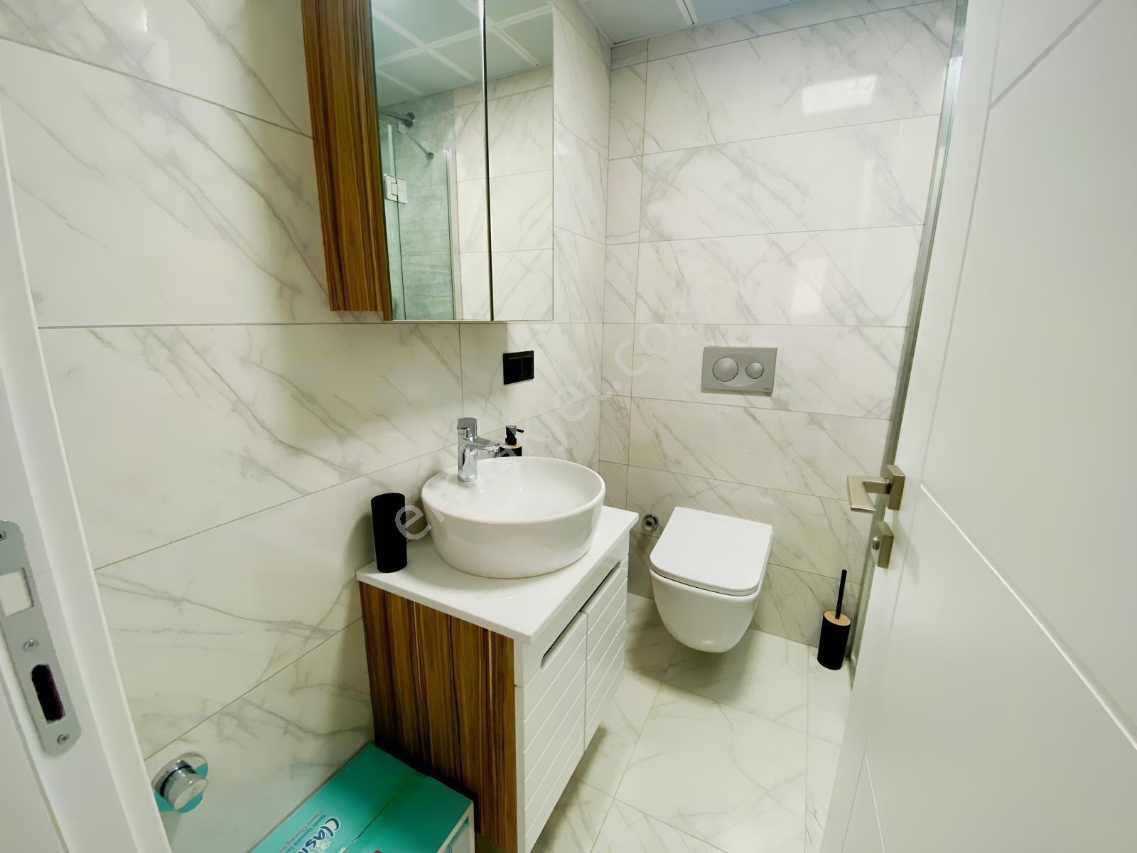 Alaçatı'dan İncek'te Bulvara 50 M Sıfır Eşyalı 1+1 Kiralık - Görsel 20