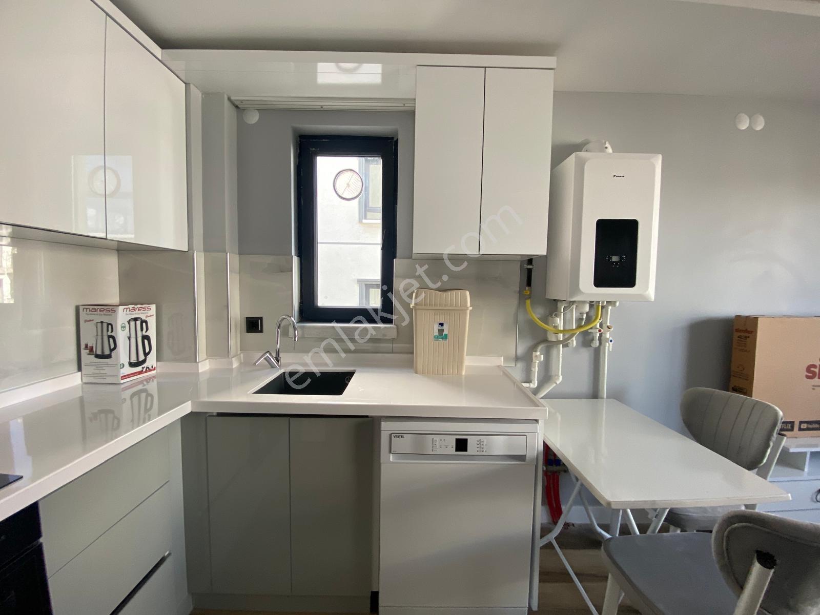 Alaçatı'dan İncek'te Bulvara 50 M Sıfır Eşyalı 1+1 Kiralık - Görsel 29