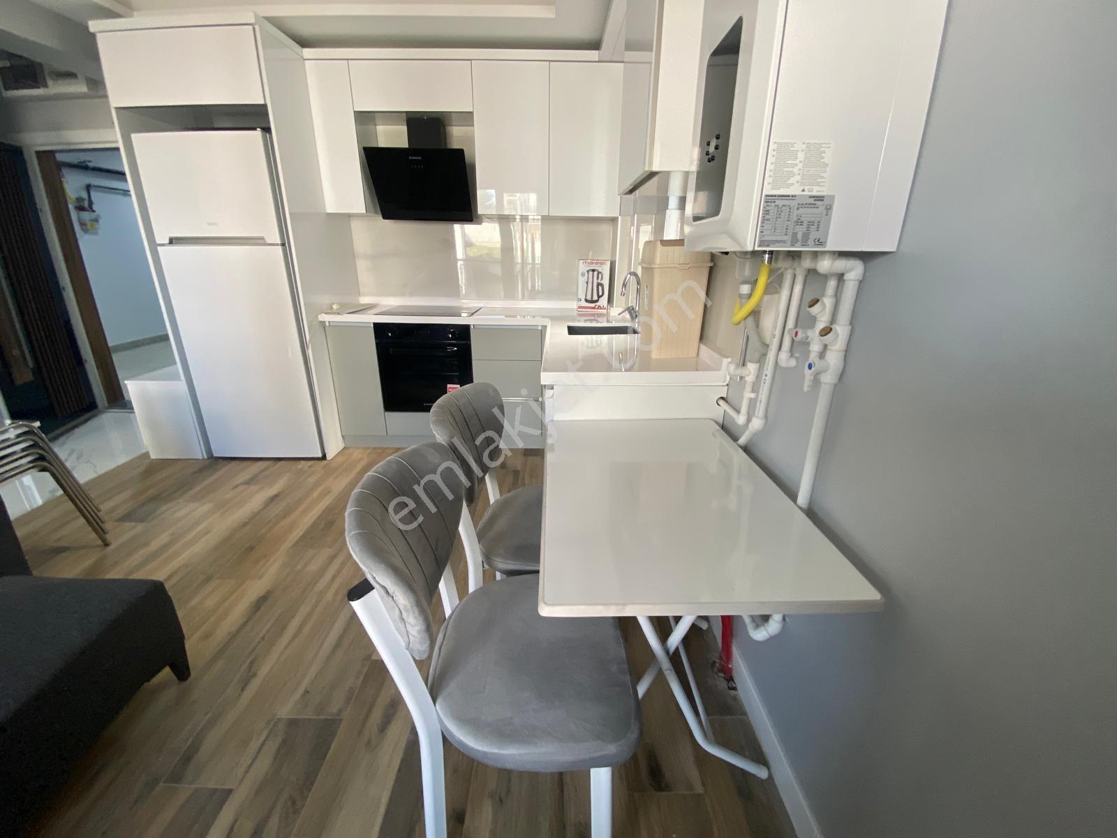 Alaçatı'dan İncek'te Bulvara 50 M Sıfır Eşyalı 1+1 Kiralık - Görsel 26